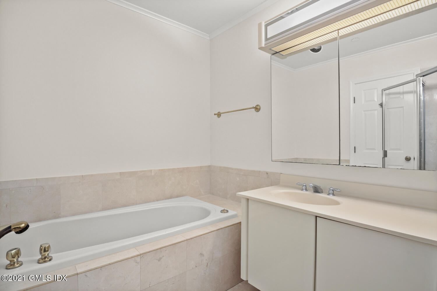 51 Forest Avenue, 19