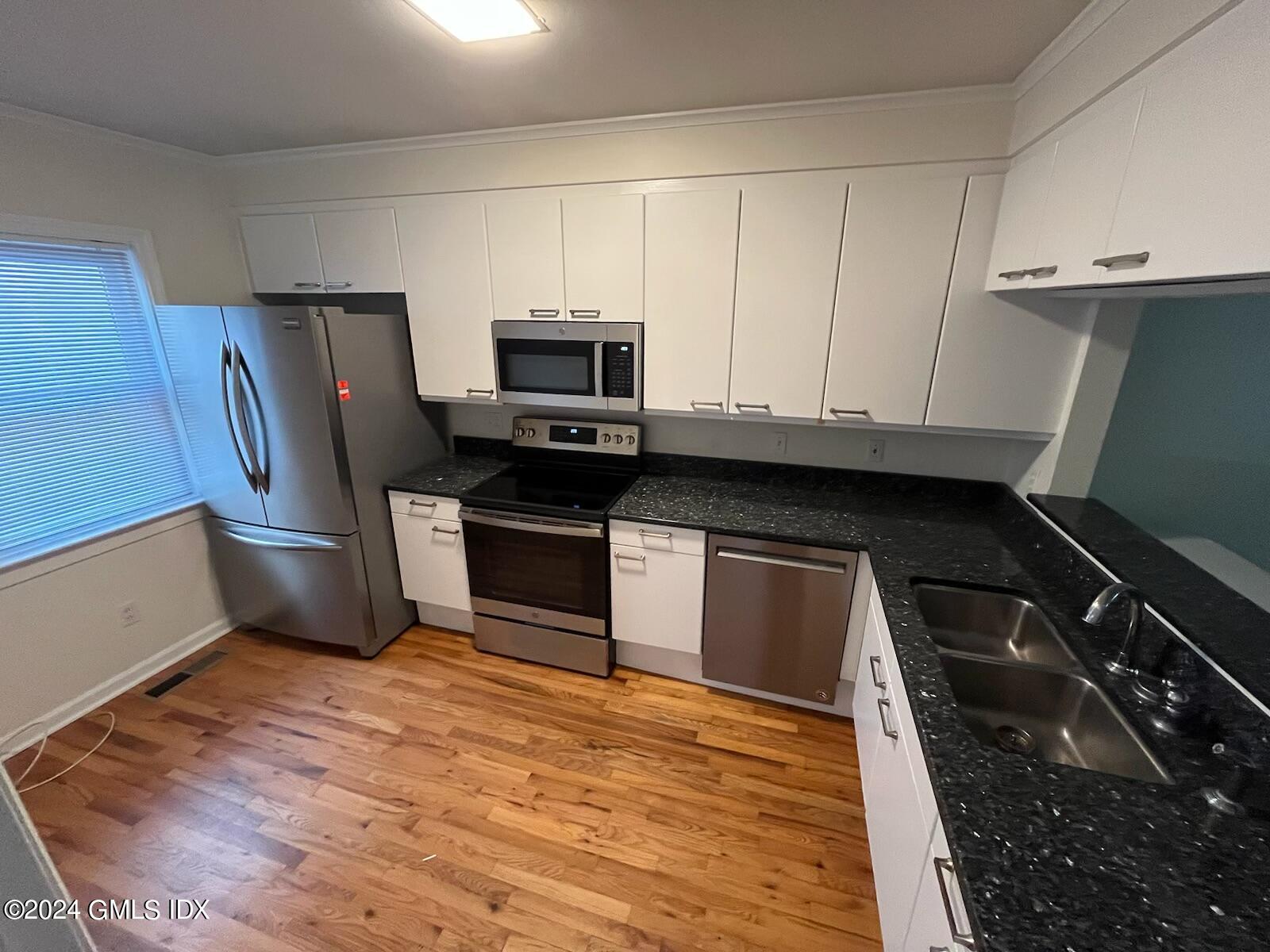 51 Forest Avenue, 19