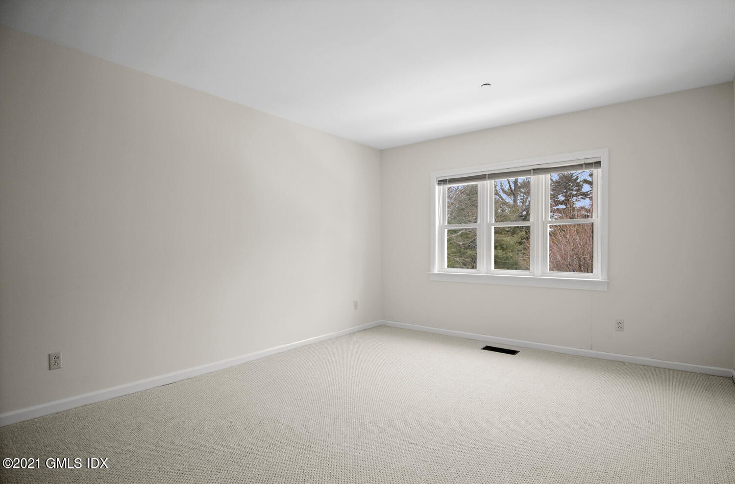 51 Forest Avenue, 19