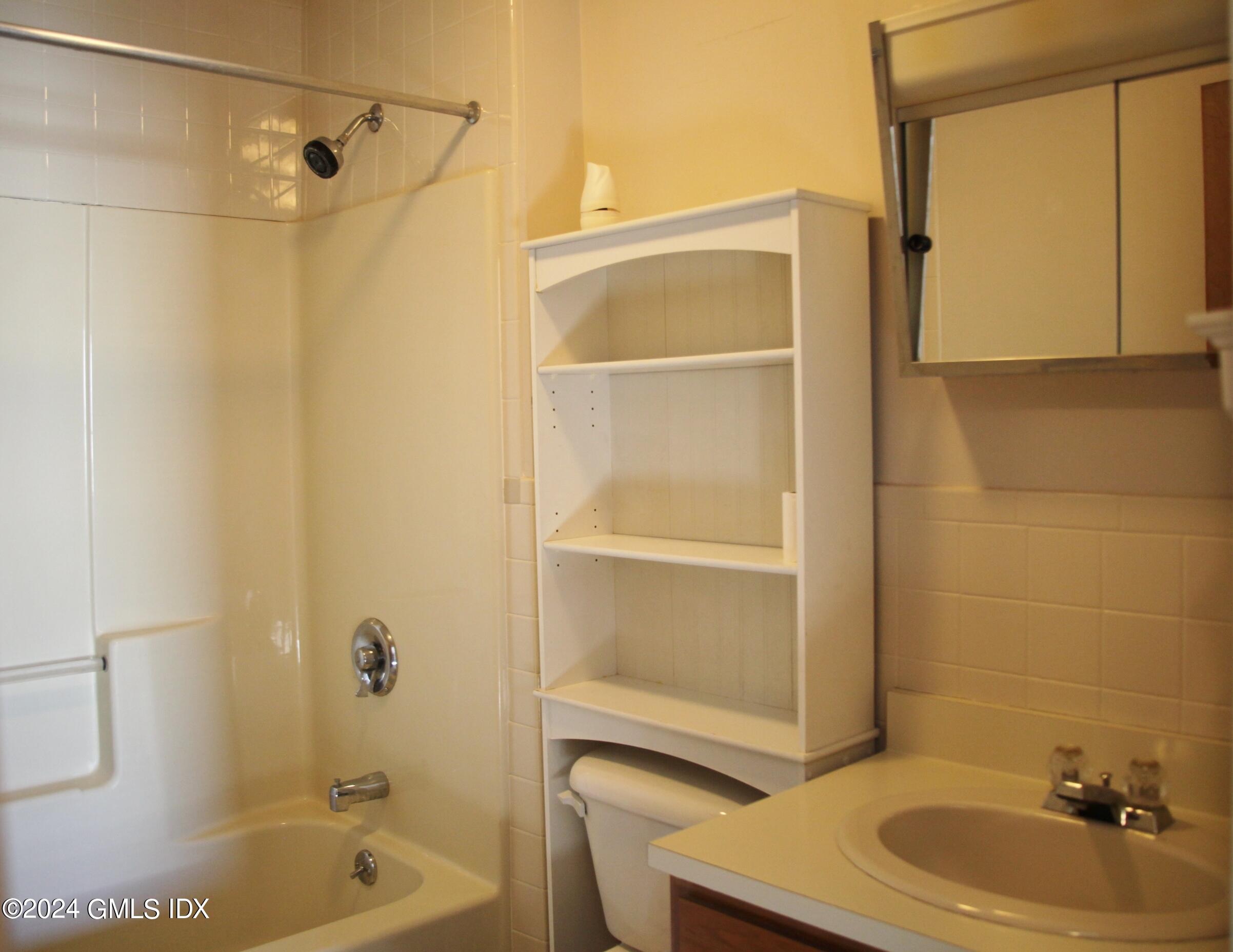 23 Moshier Street, 2