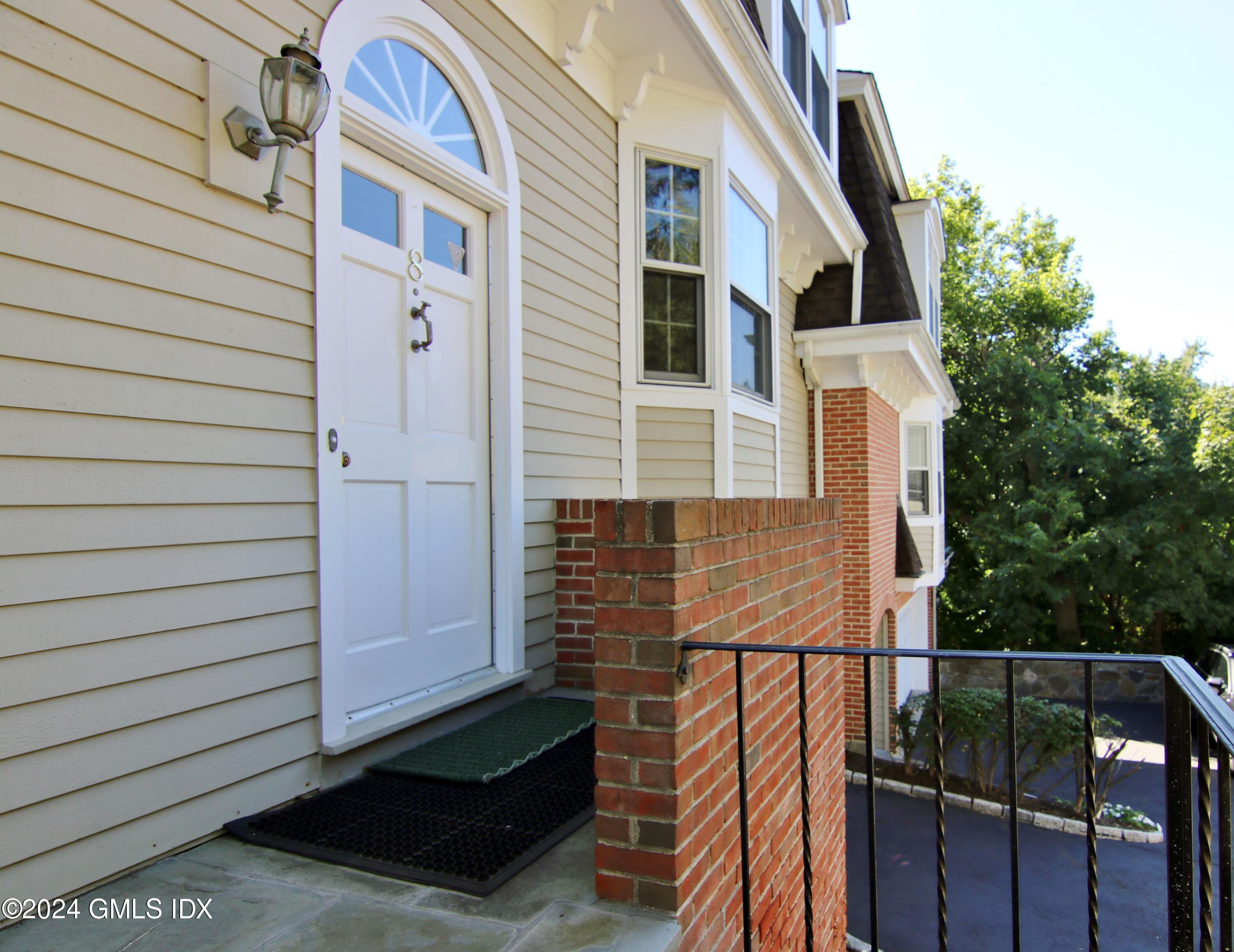 172 Field Point Road, 8