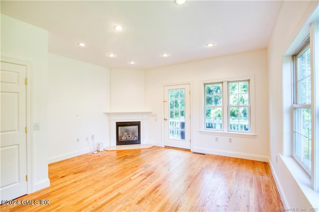 22 Hollow Wood Lane, A