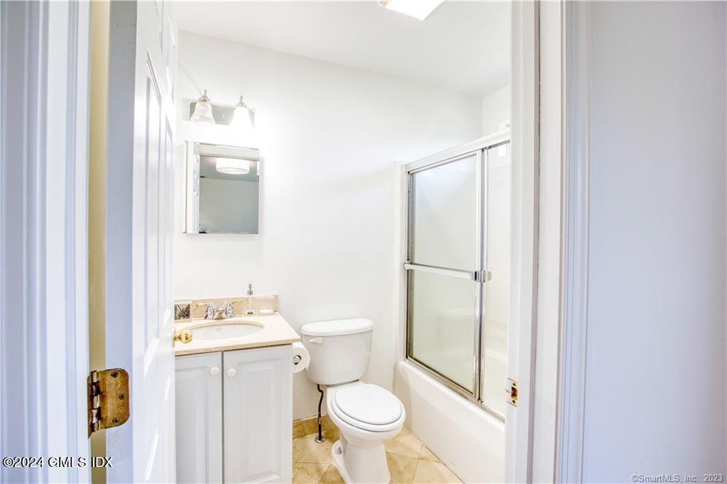 22 Hollow Wood Lane, A