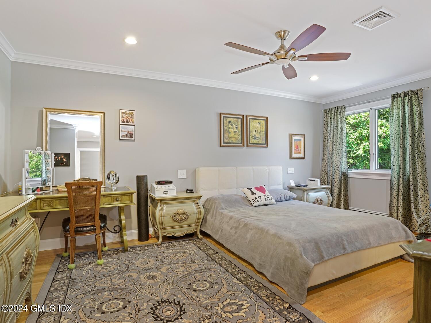 18 Bishop Drive North