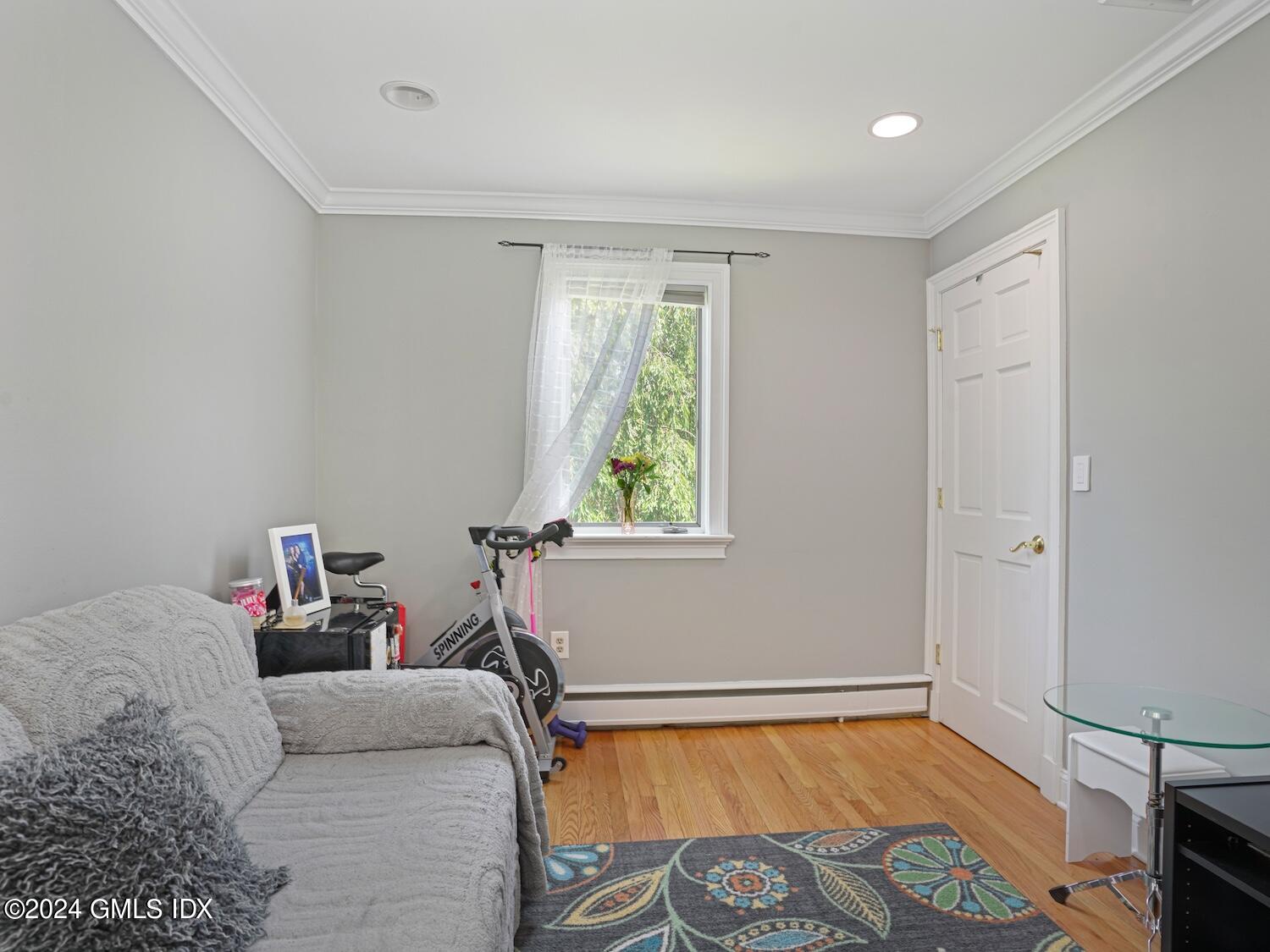 18 Bishop Drive North