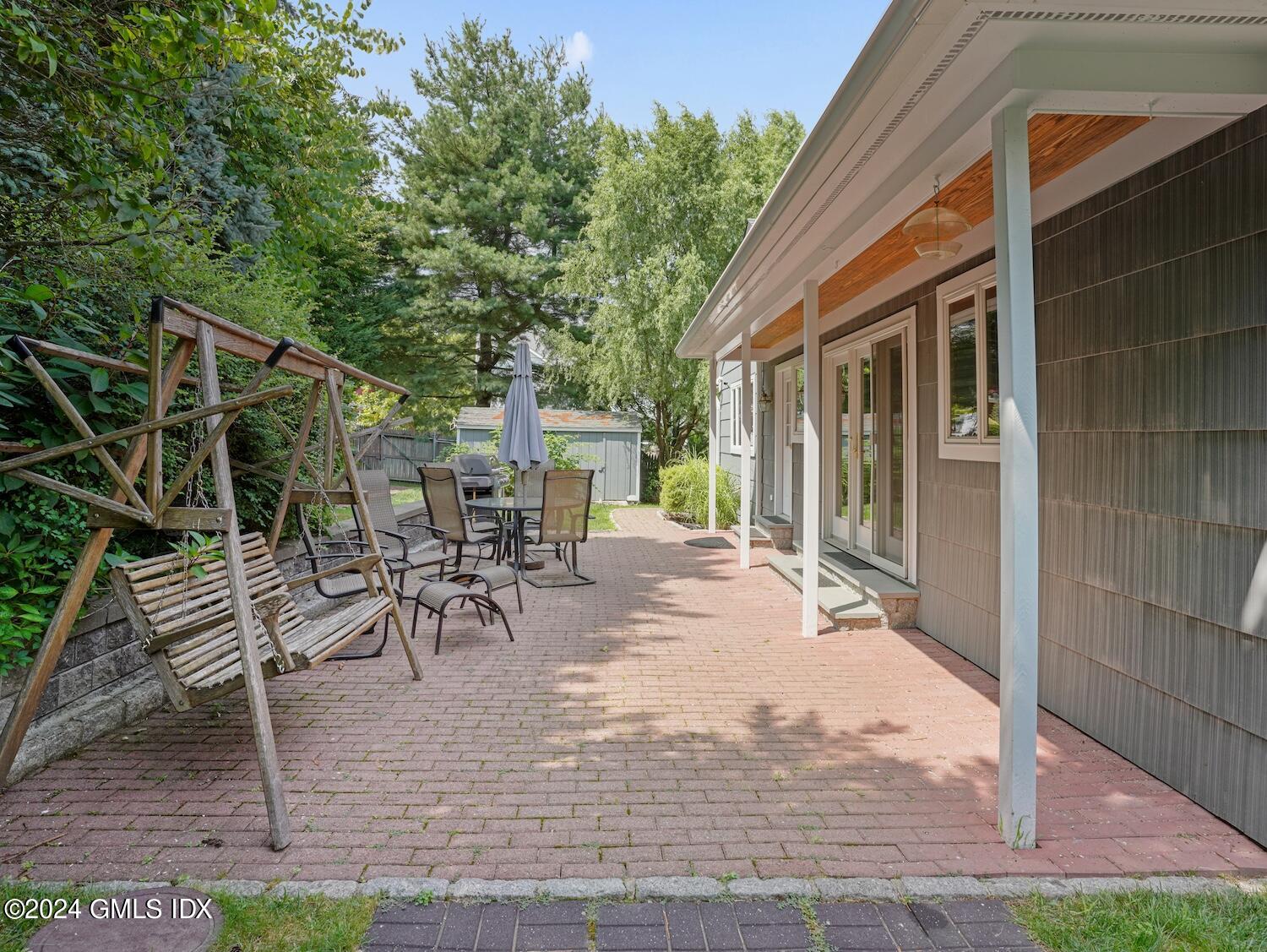 18 Bishop Drive North