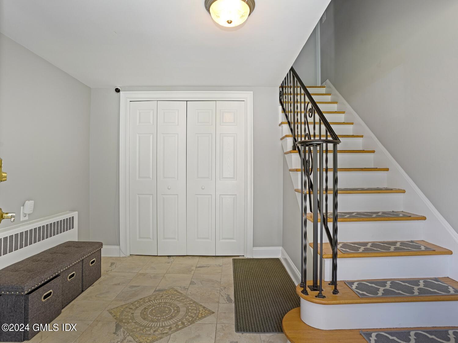 18 Bishop Drive North