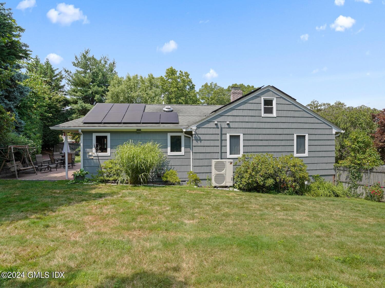 18 Bishop Drive North