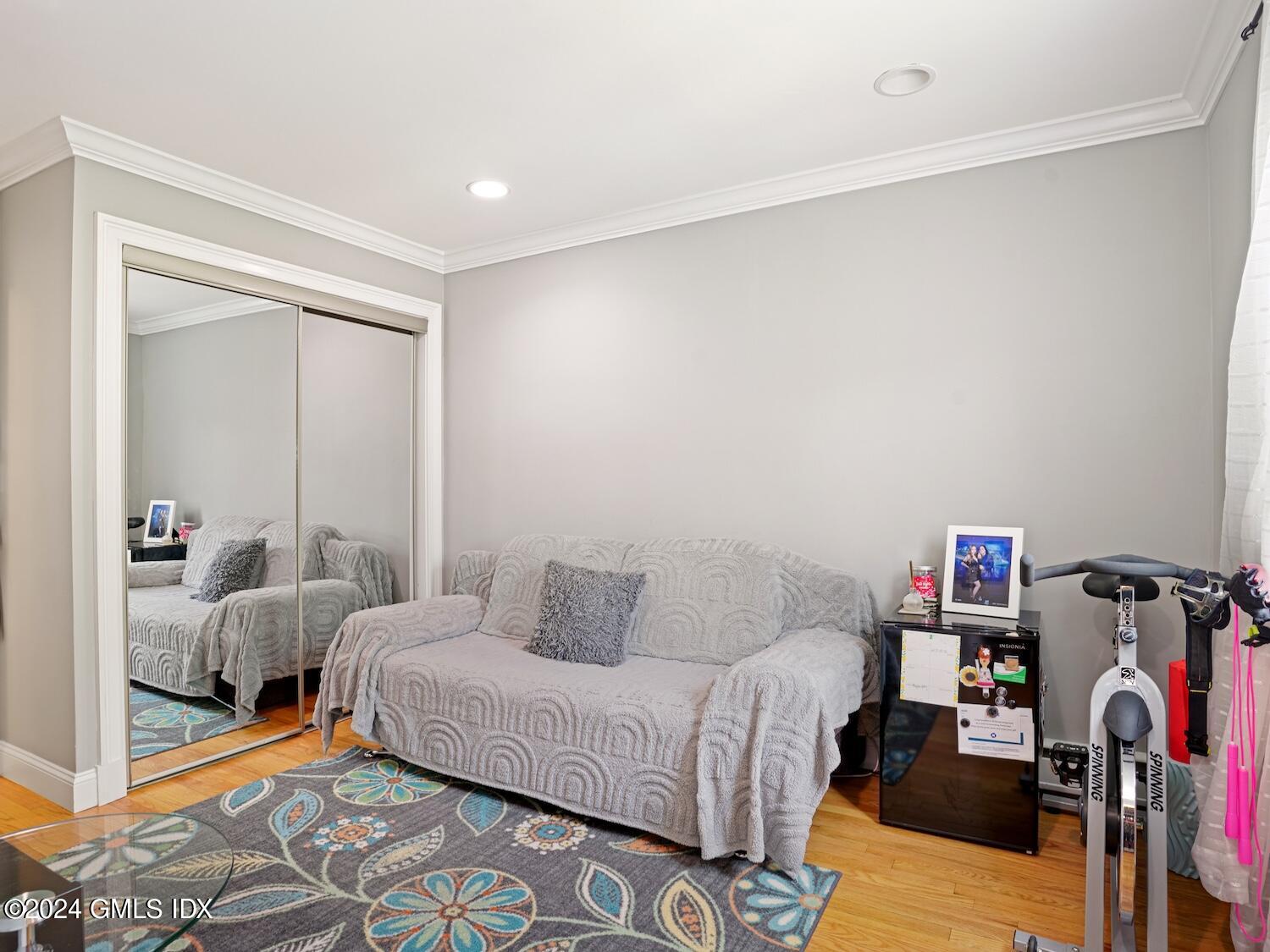 18 Bishop Drive North