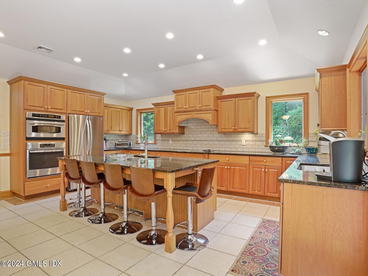 18 Bishop Drive North