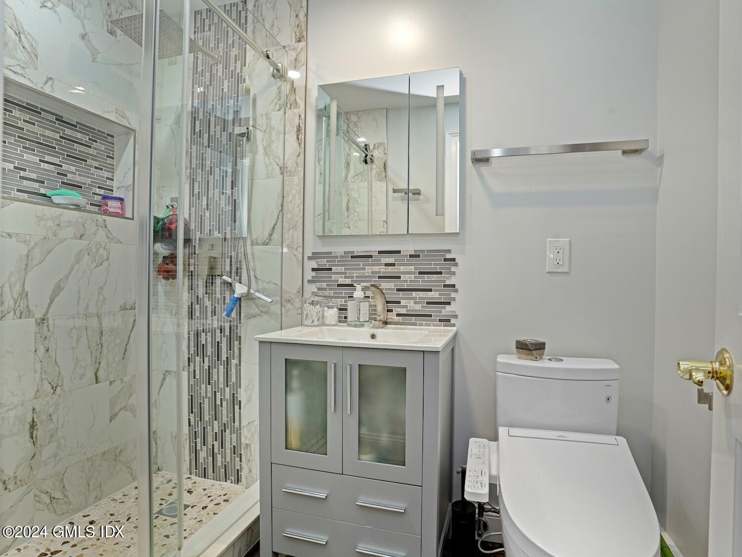 18 Bishop Drive North