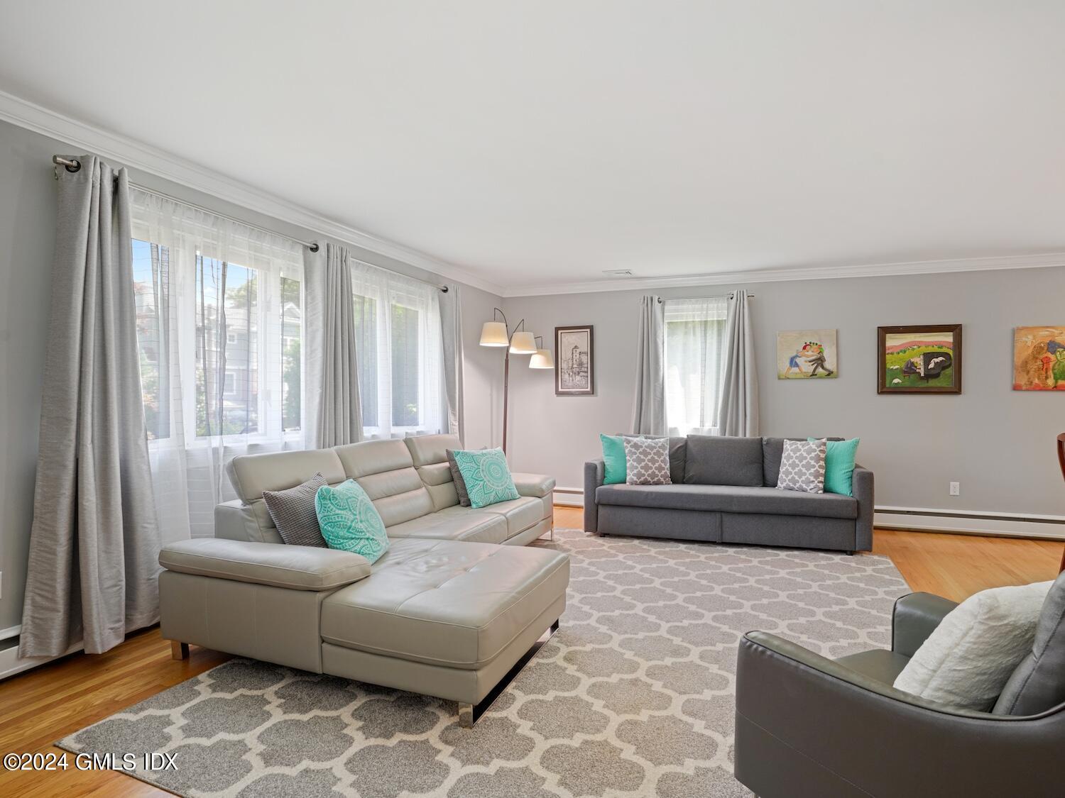 18 Bishop Drive North