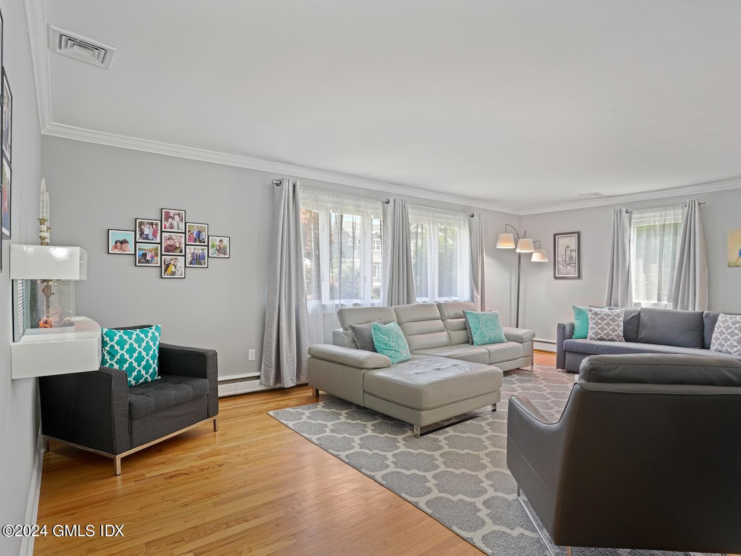 18 Bishop Drive North