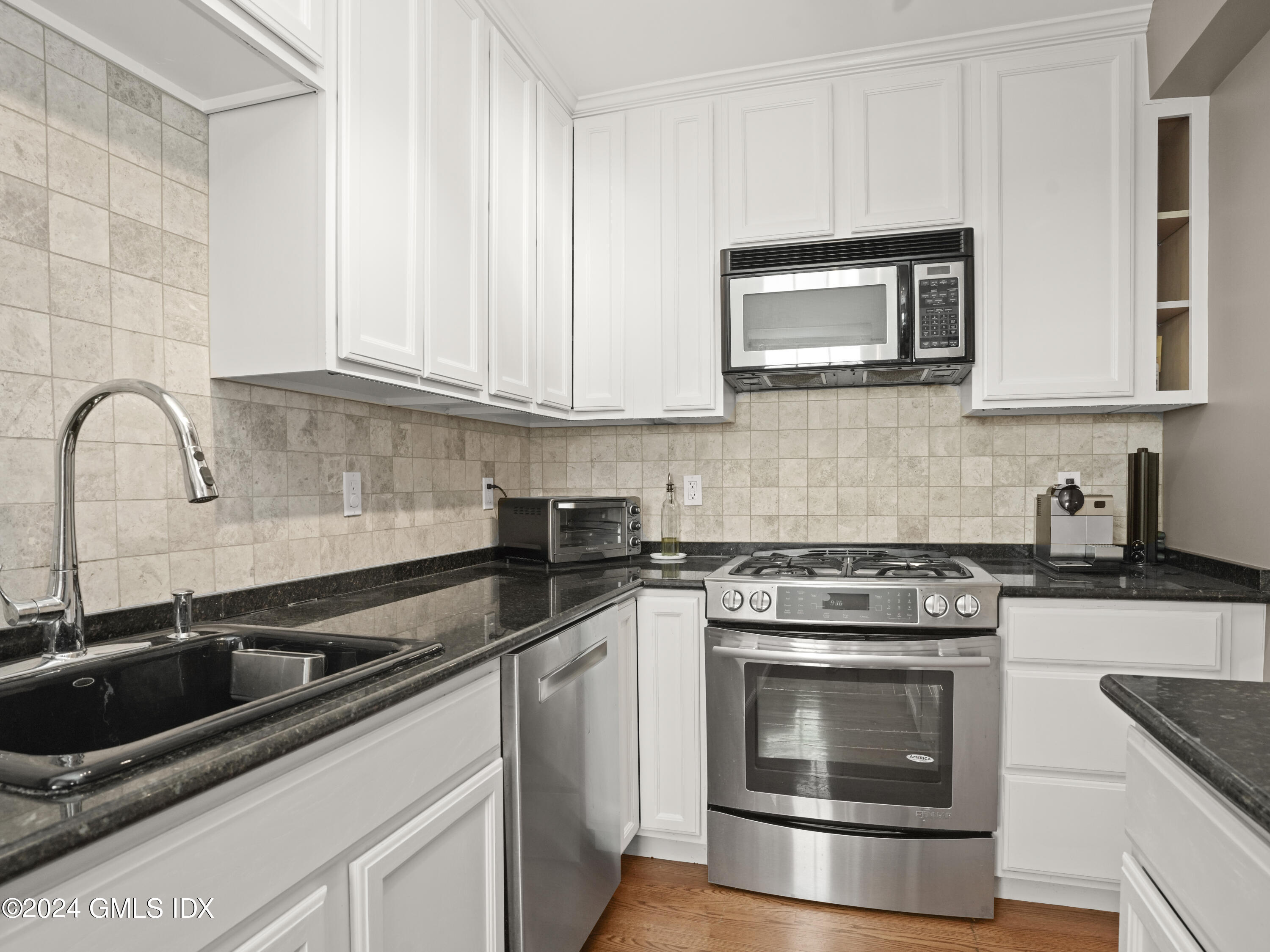 20 Church Street, B66