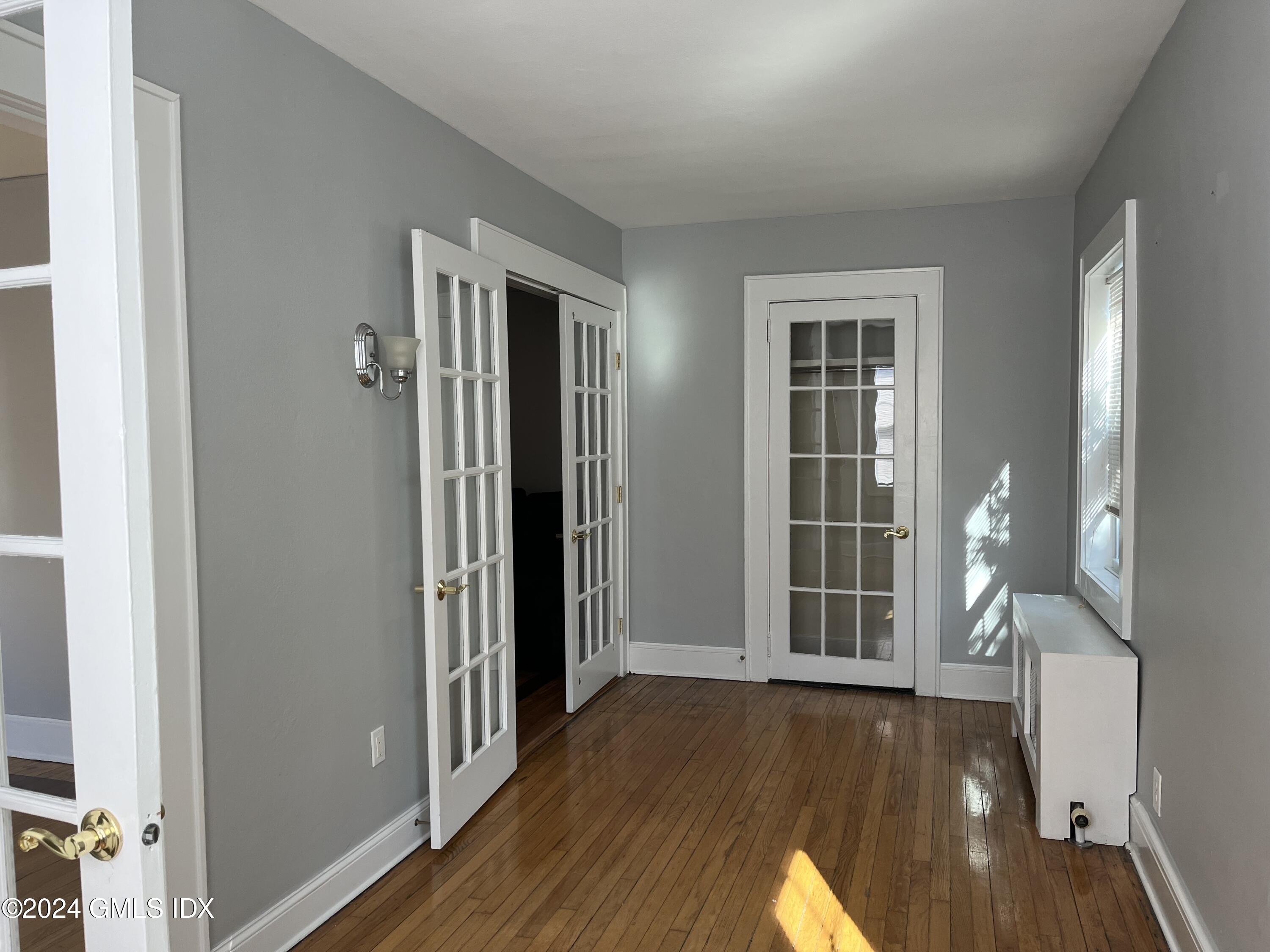 34 Alexander Street, 1