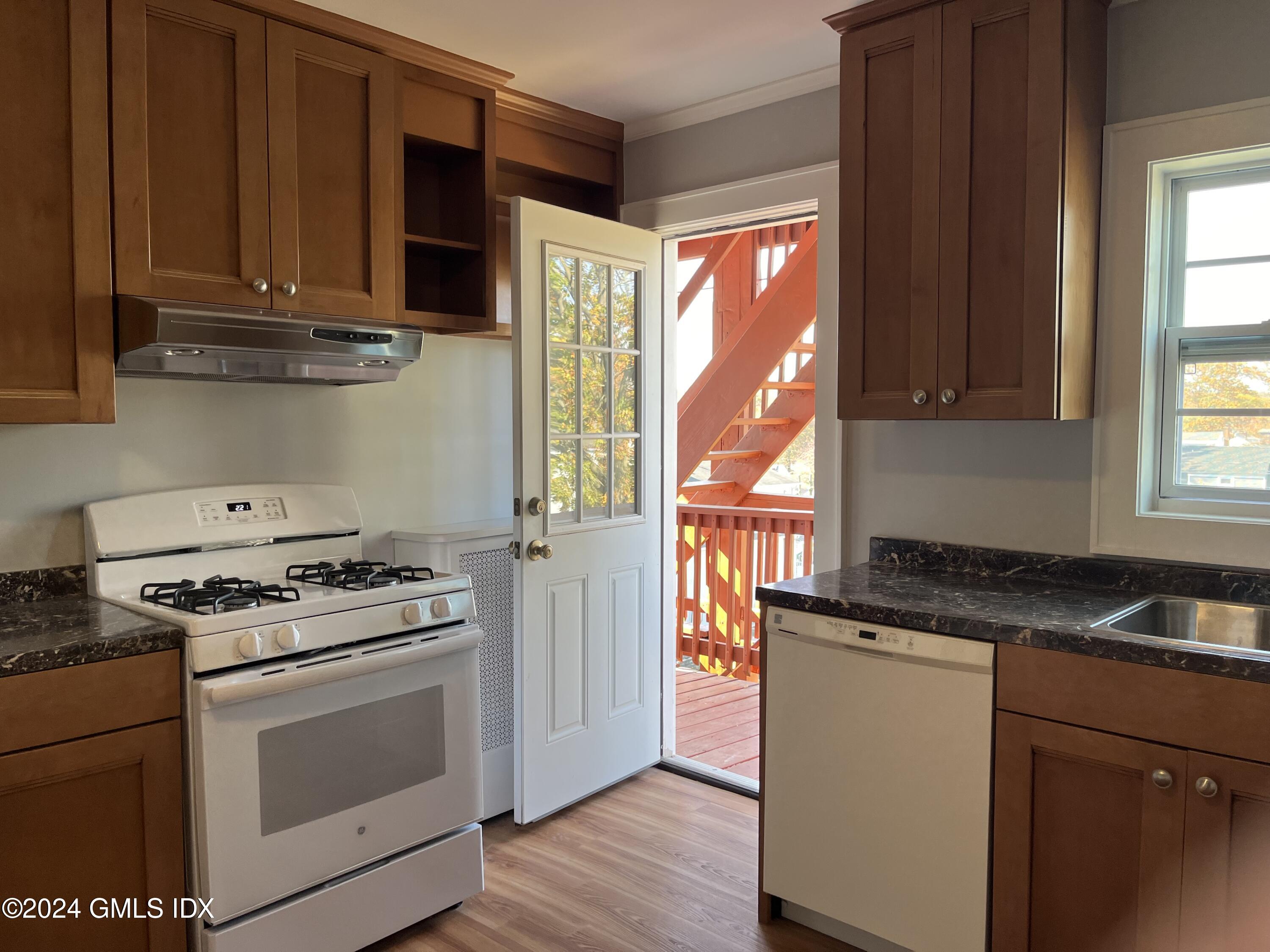 34 Alexander Street, 1