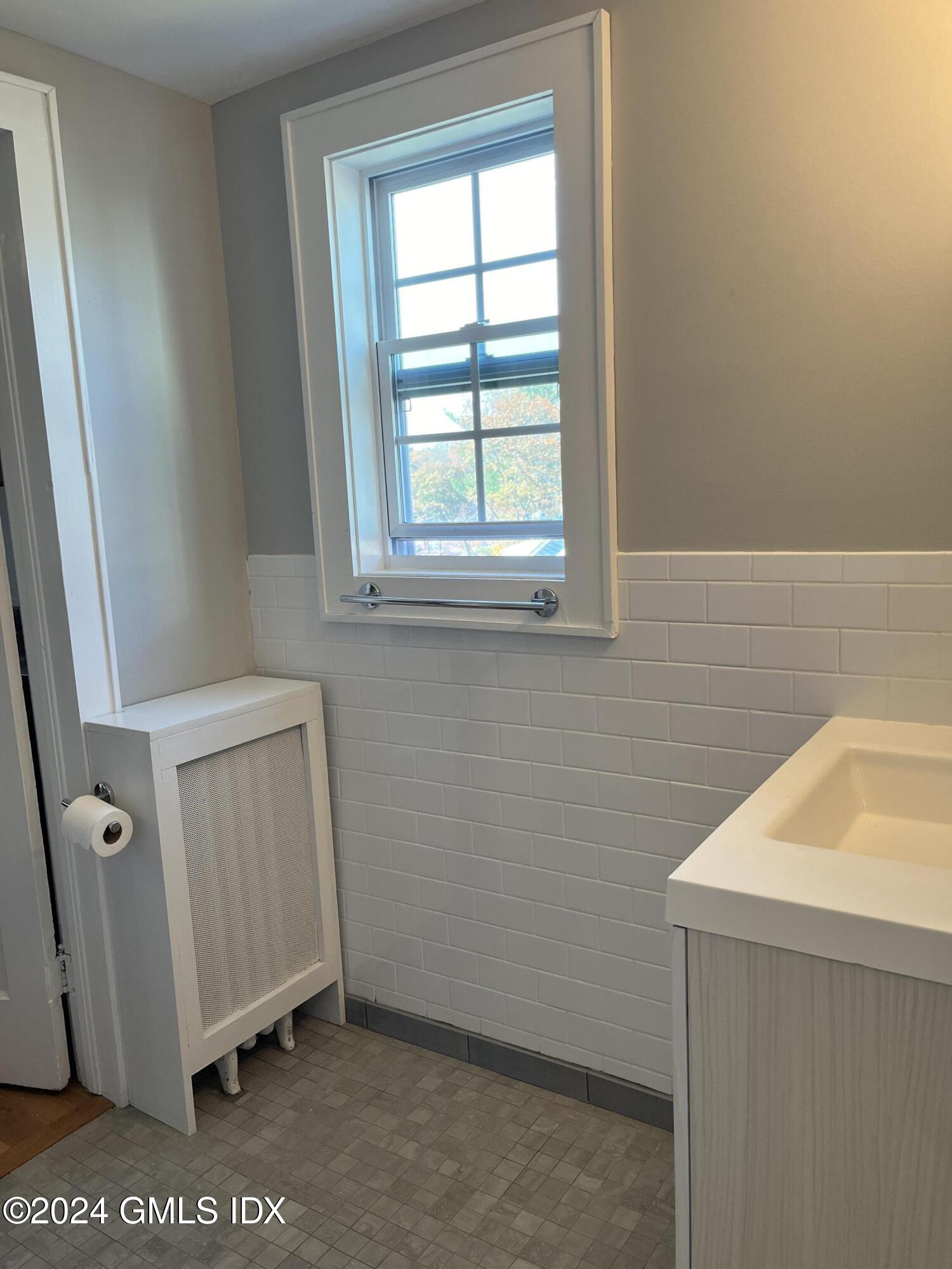 34 Alexander Street, 1