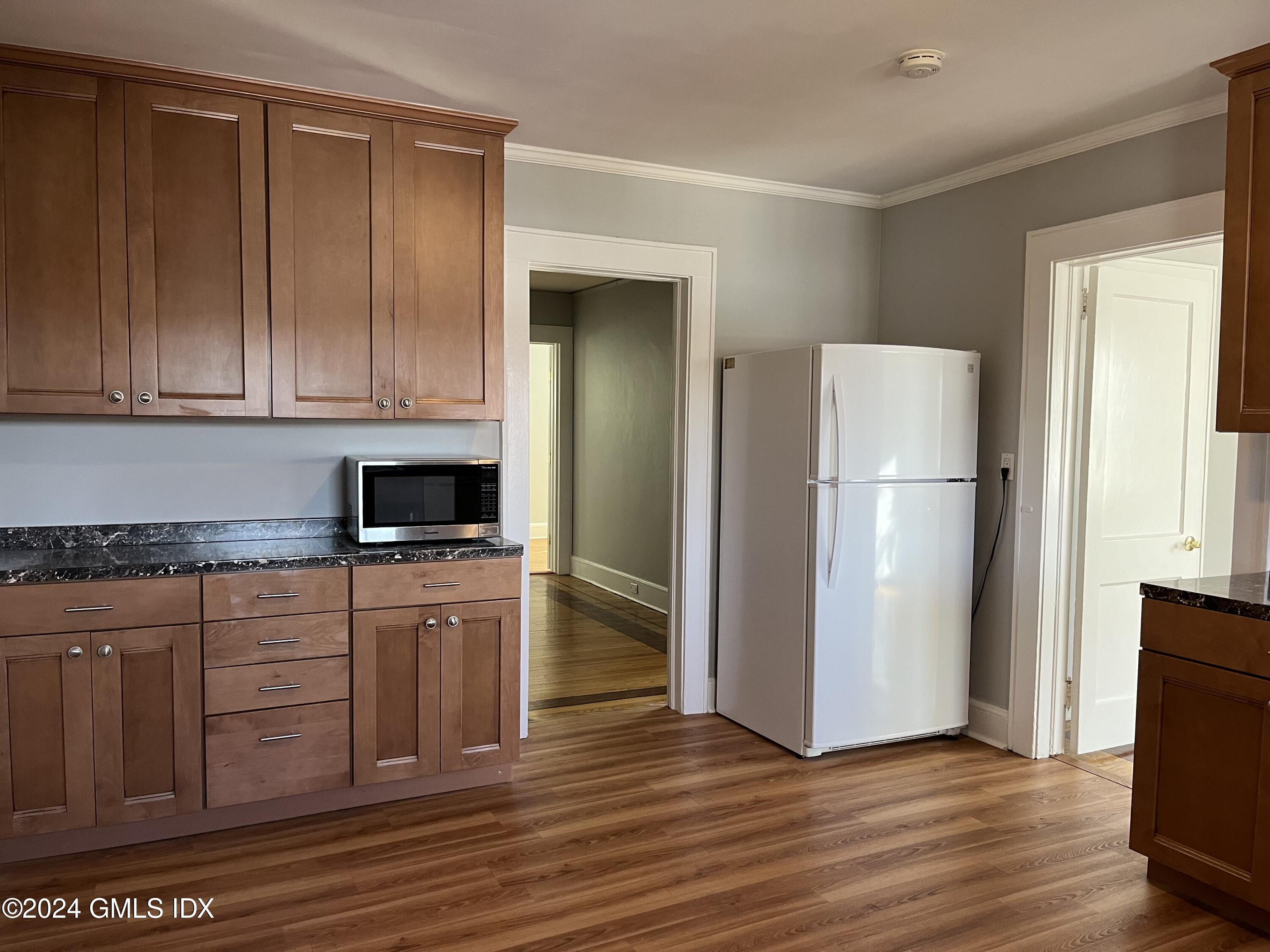 34 Alexander Street, 1