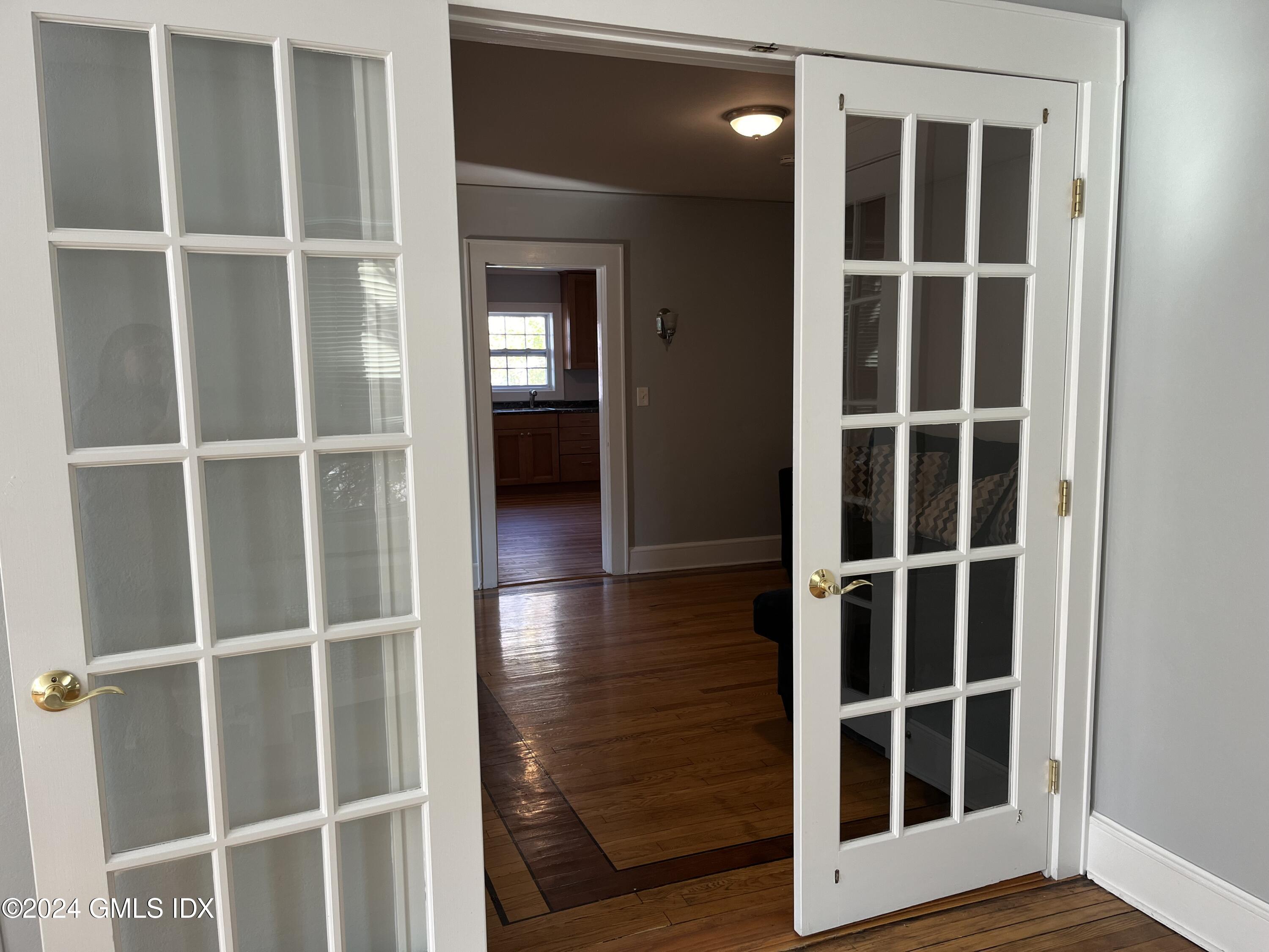 34 Alexander Street, 1