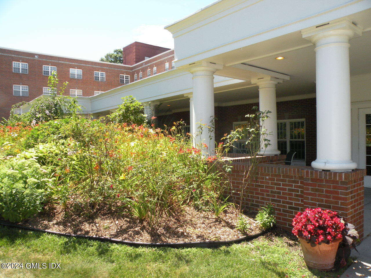 59 Courtland Avenue, 2L