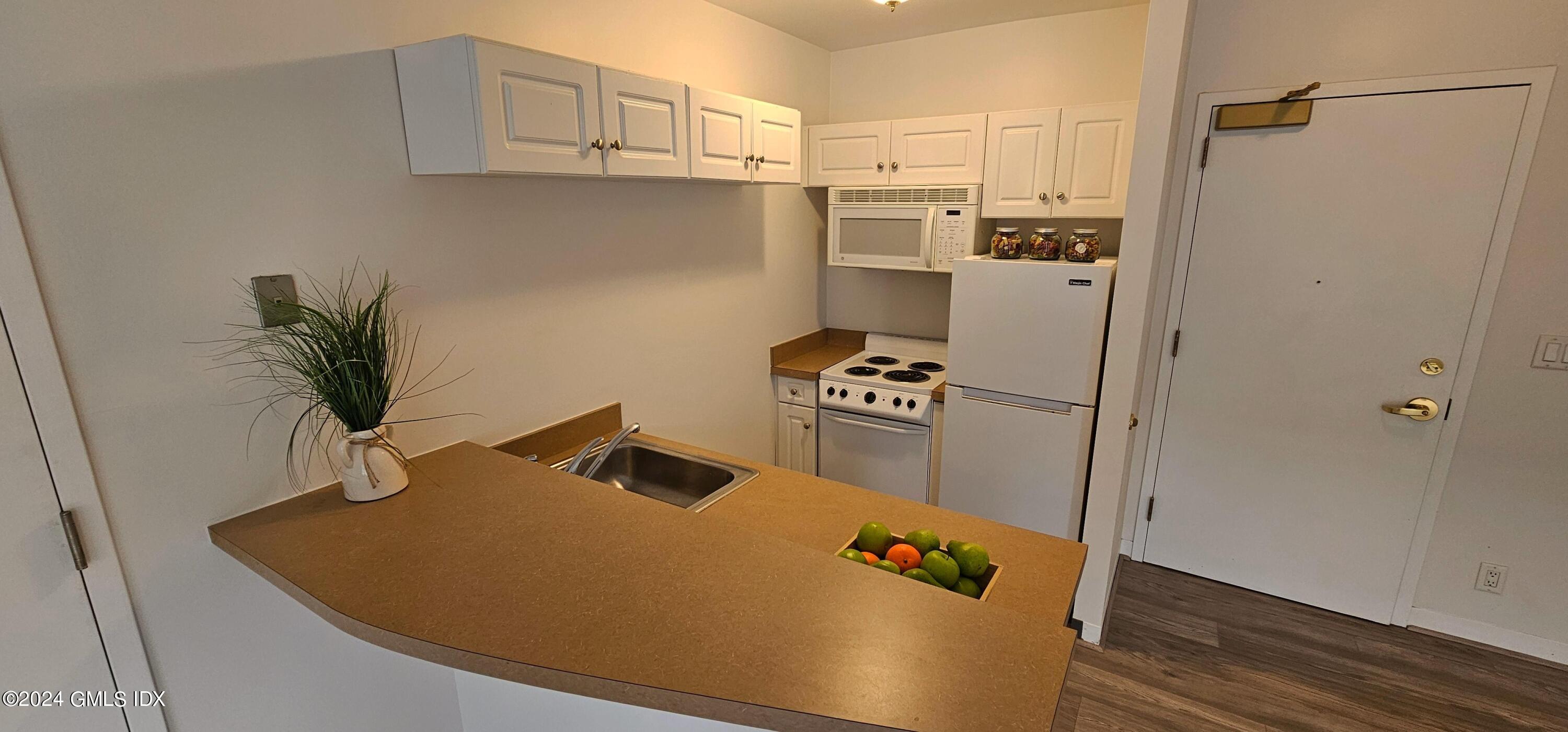 59 Courtland Avenue, 2L