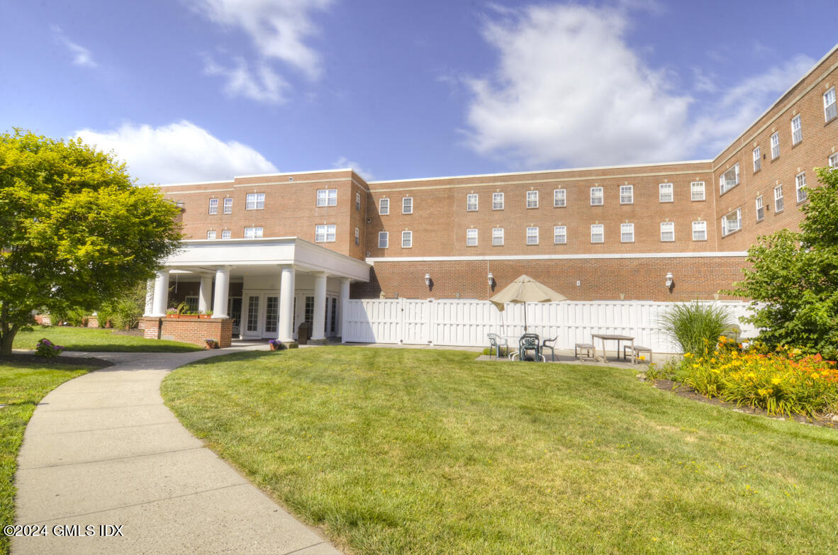 59 Courtland Avenue, 2L