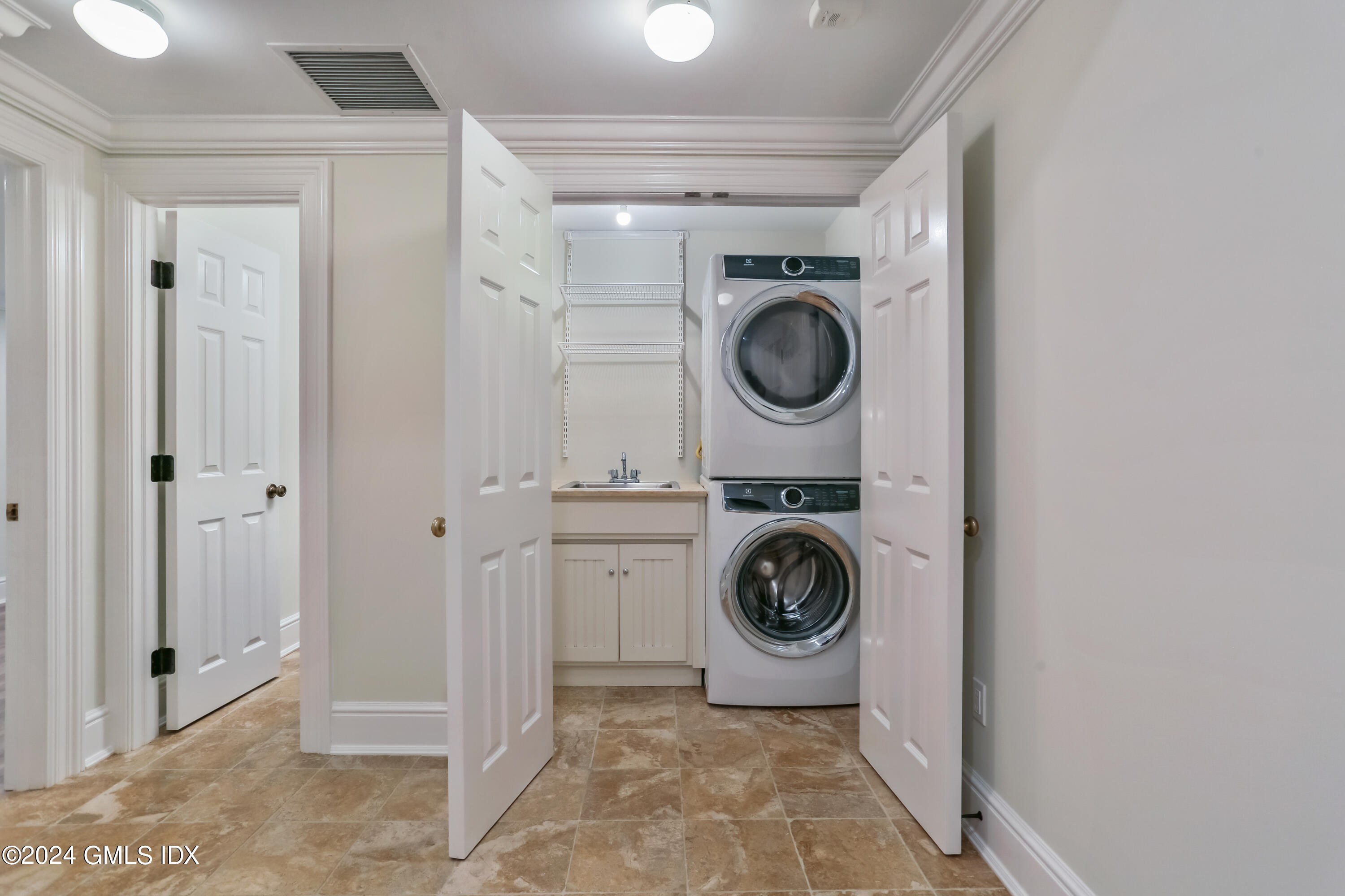 45 Orchard Place, East