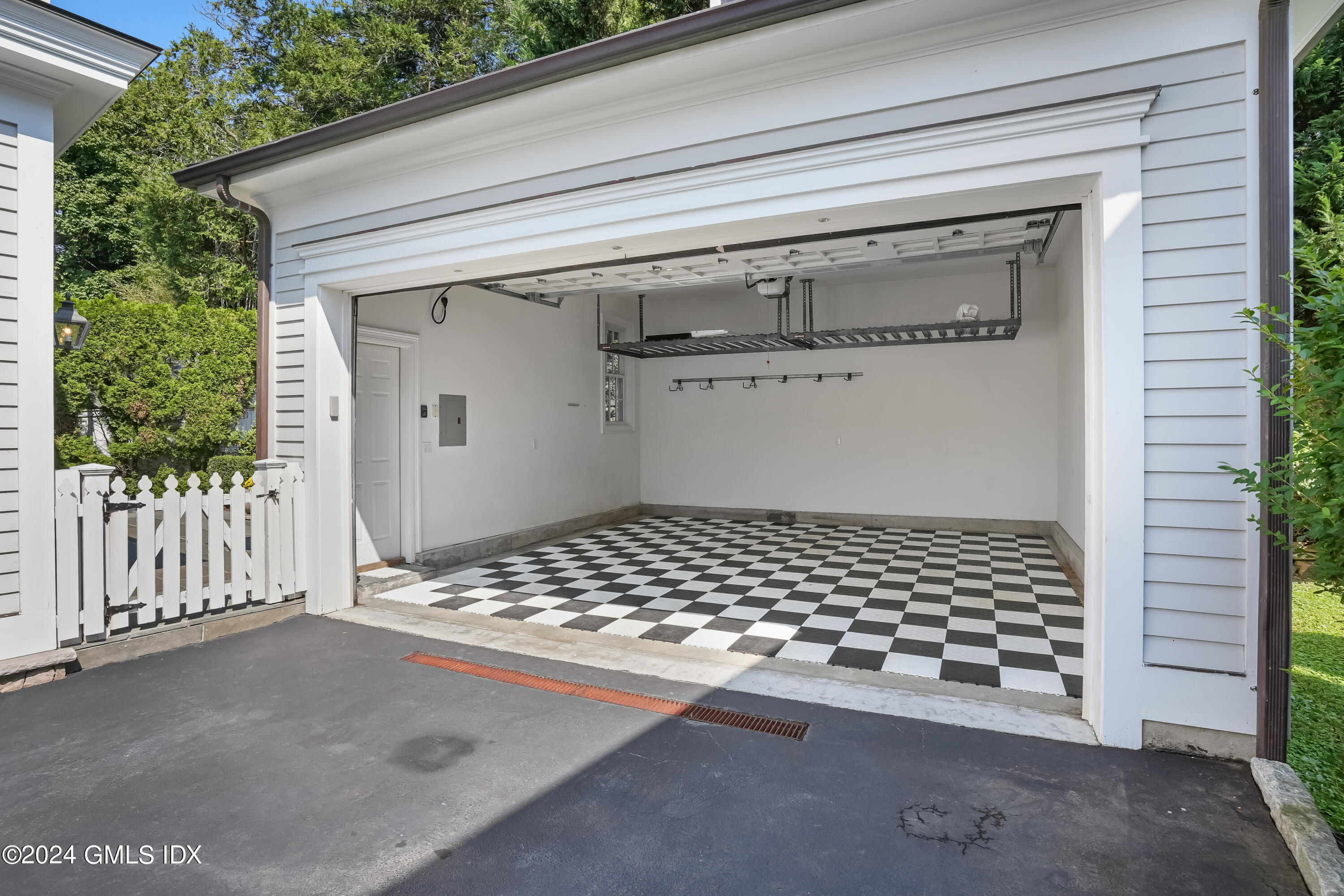 45 Orchard Place, East