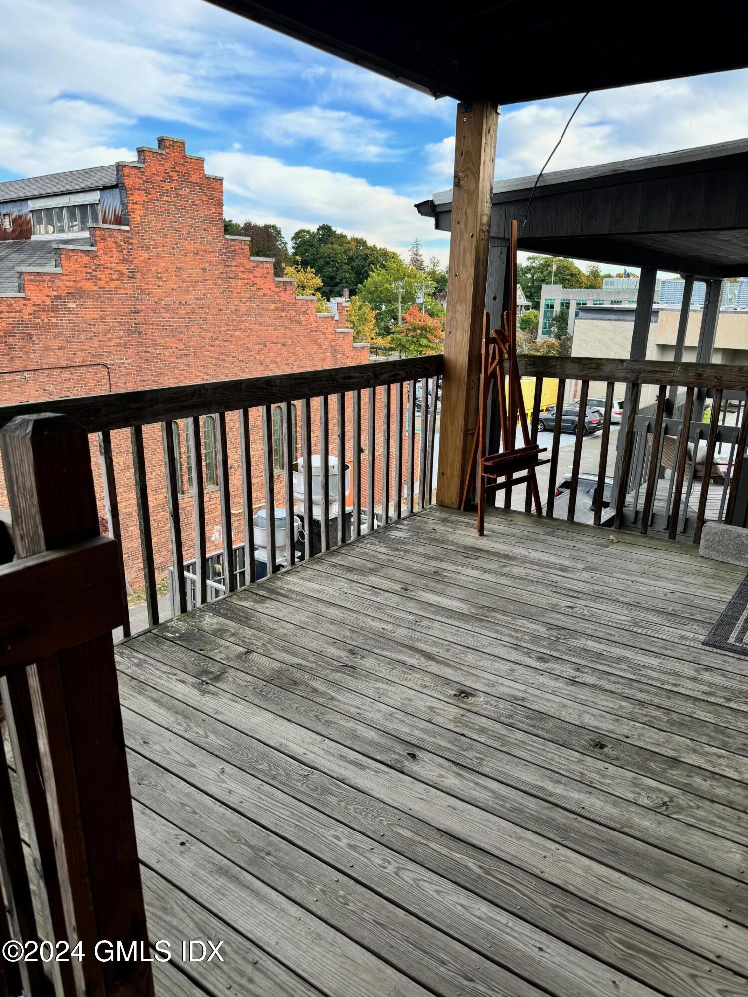 335 Greenwich Avenue Unit: Front