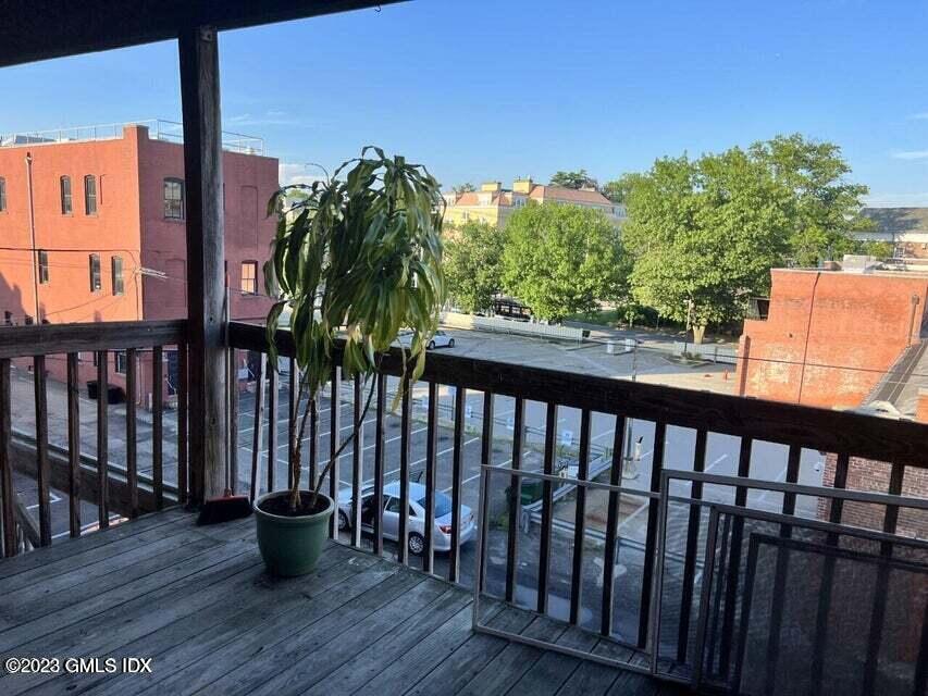 335 Greenwich Avenue Unit: Front