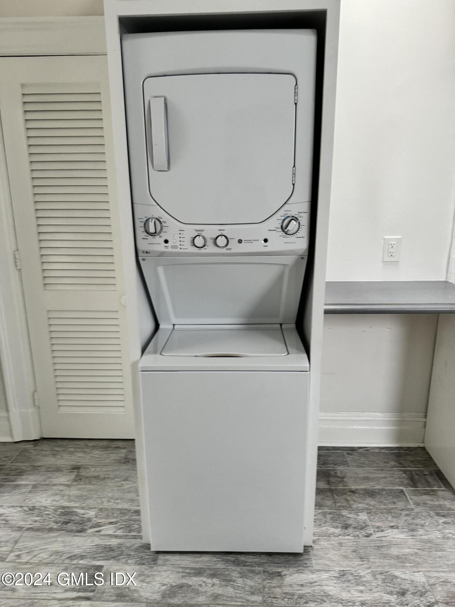 335 Greenwich Avenue Unit: Front