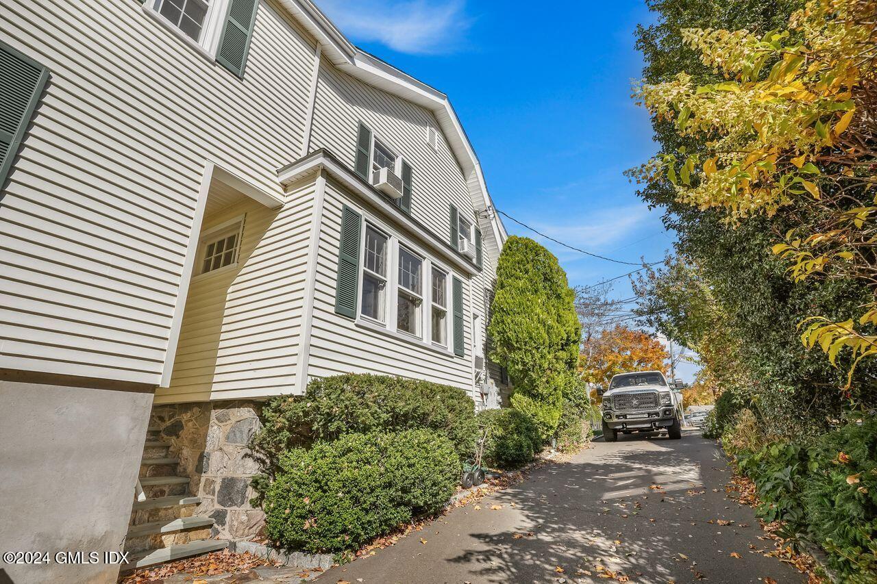 27 Randall Avenue, Front