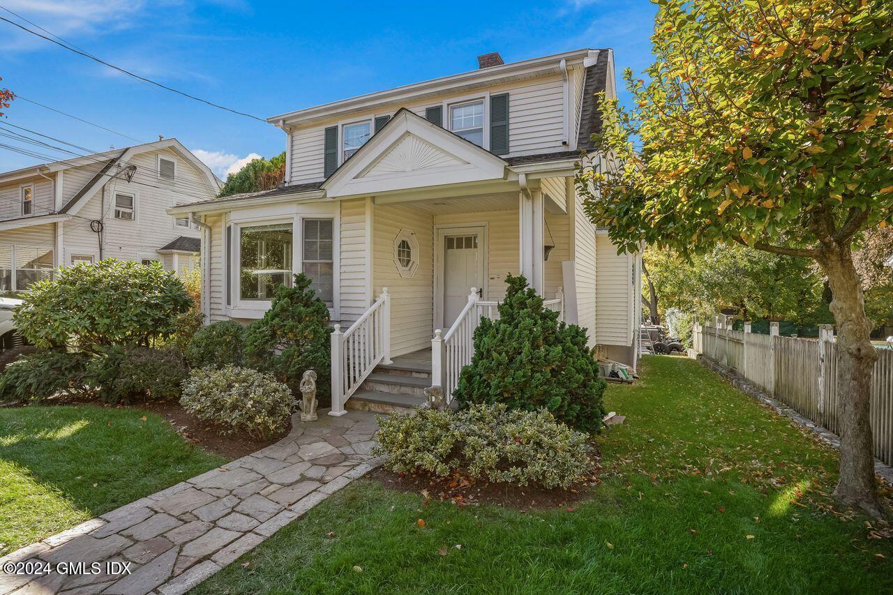 27 Randall Avenue, Front