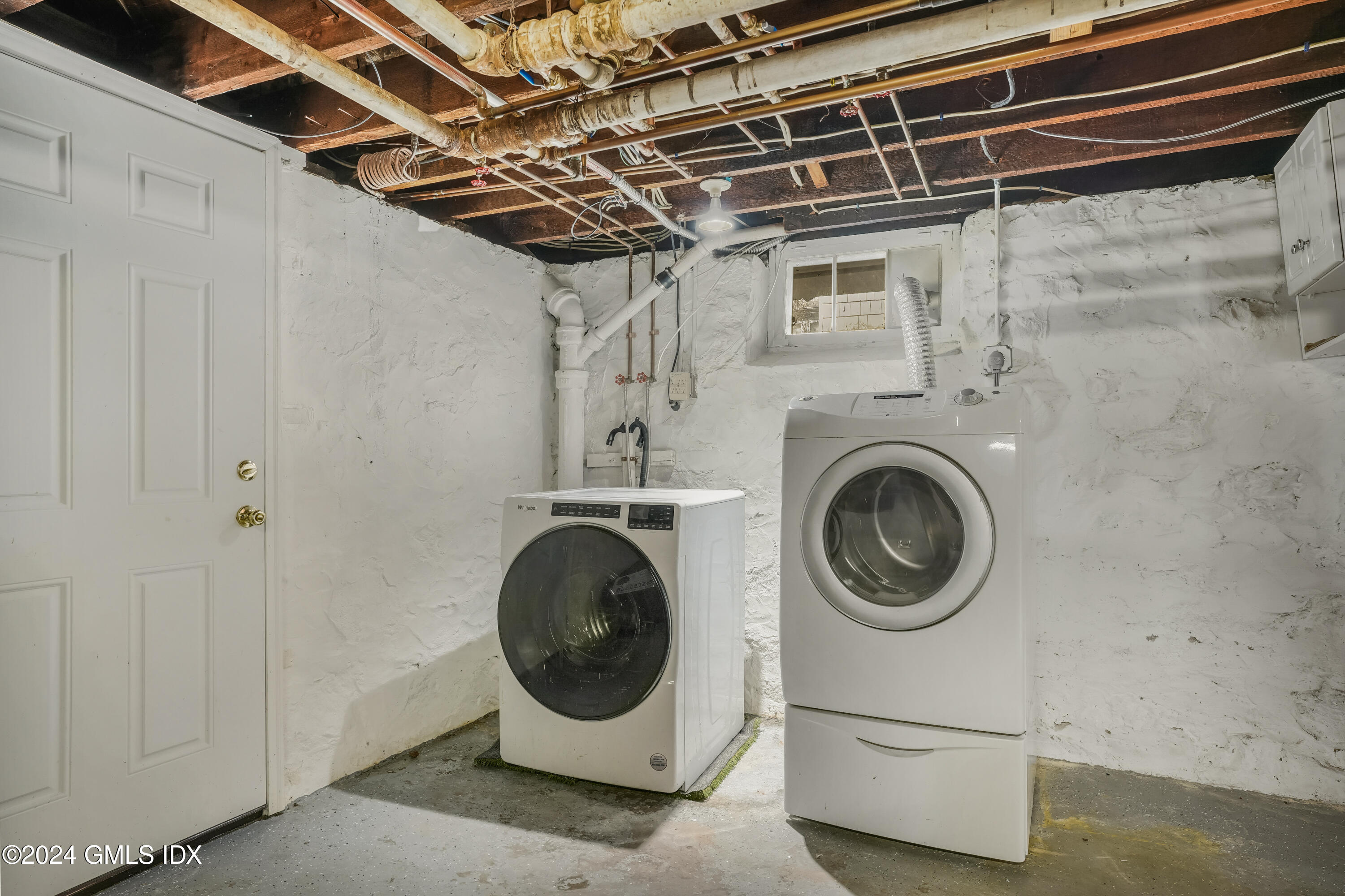 27 Randall Avenue, Front