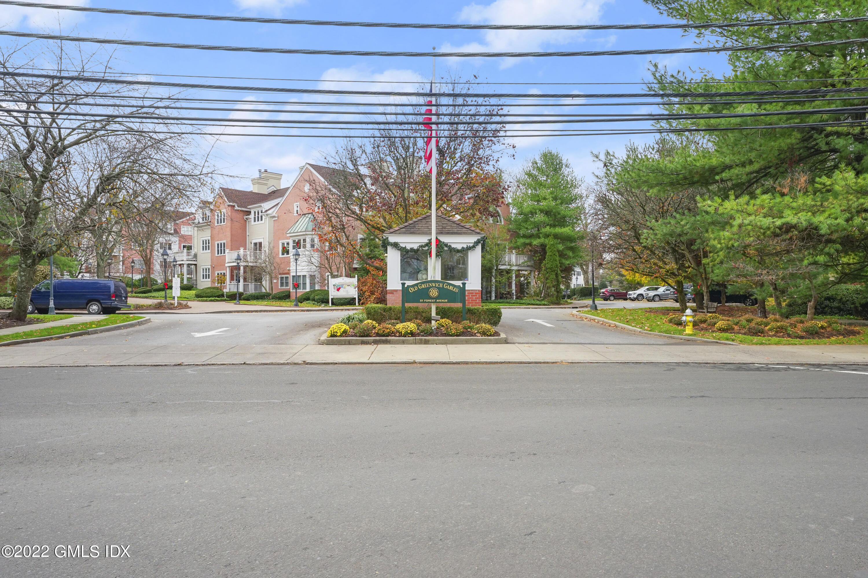 51 Forest Avenue, 28