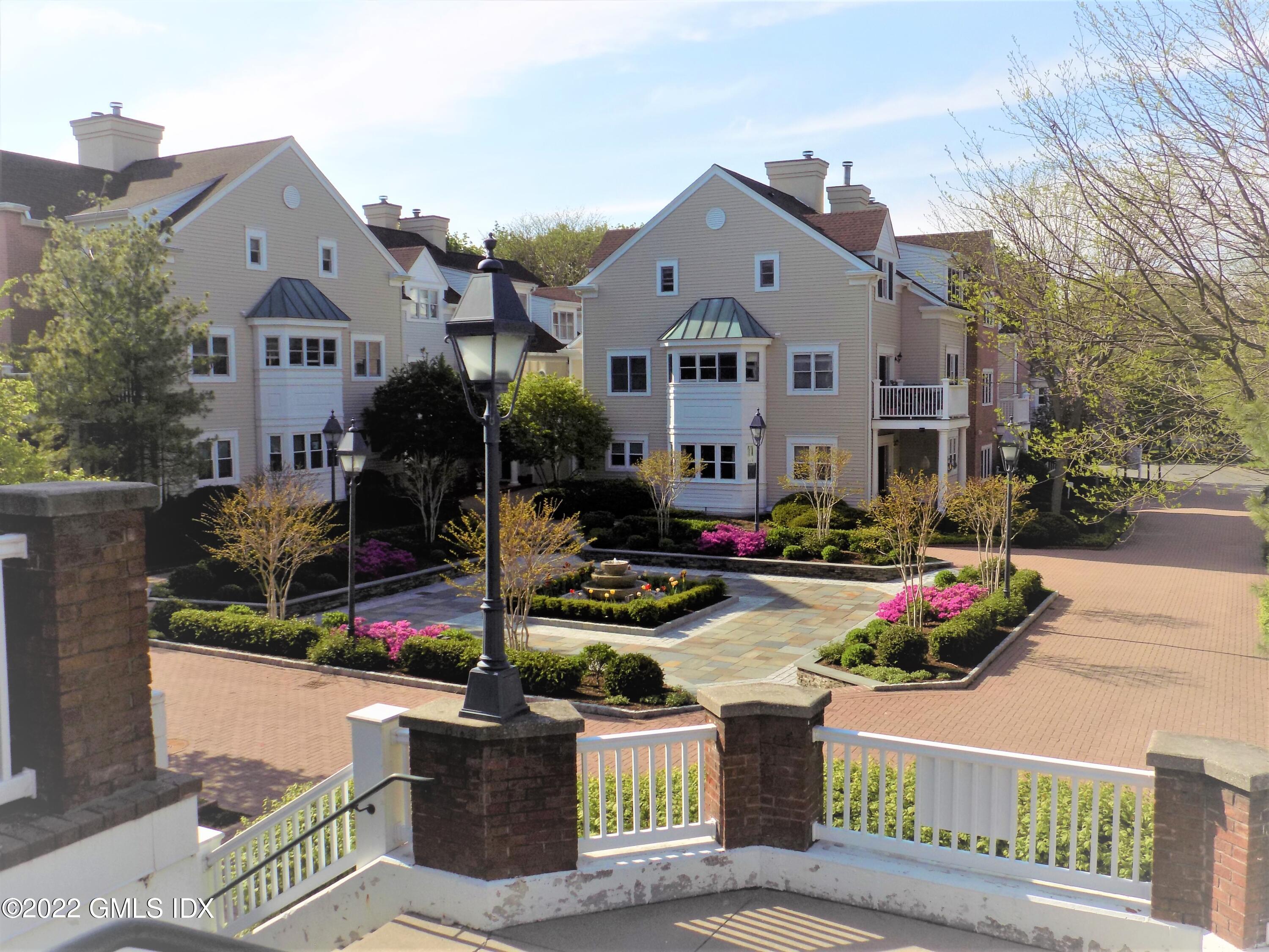 51 Forest Avenue, 28