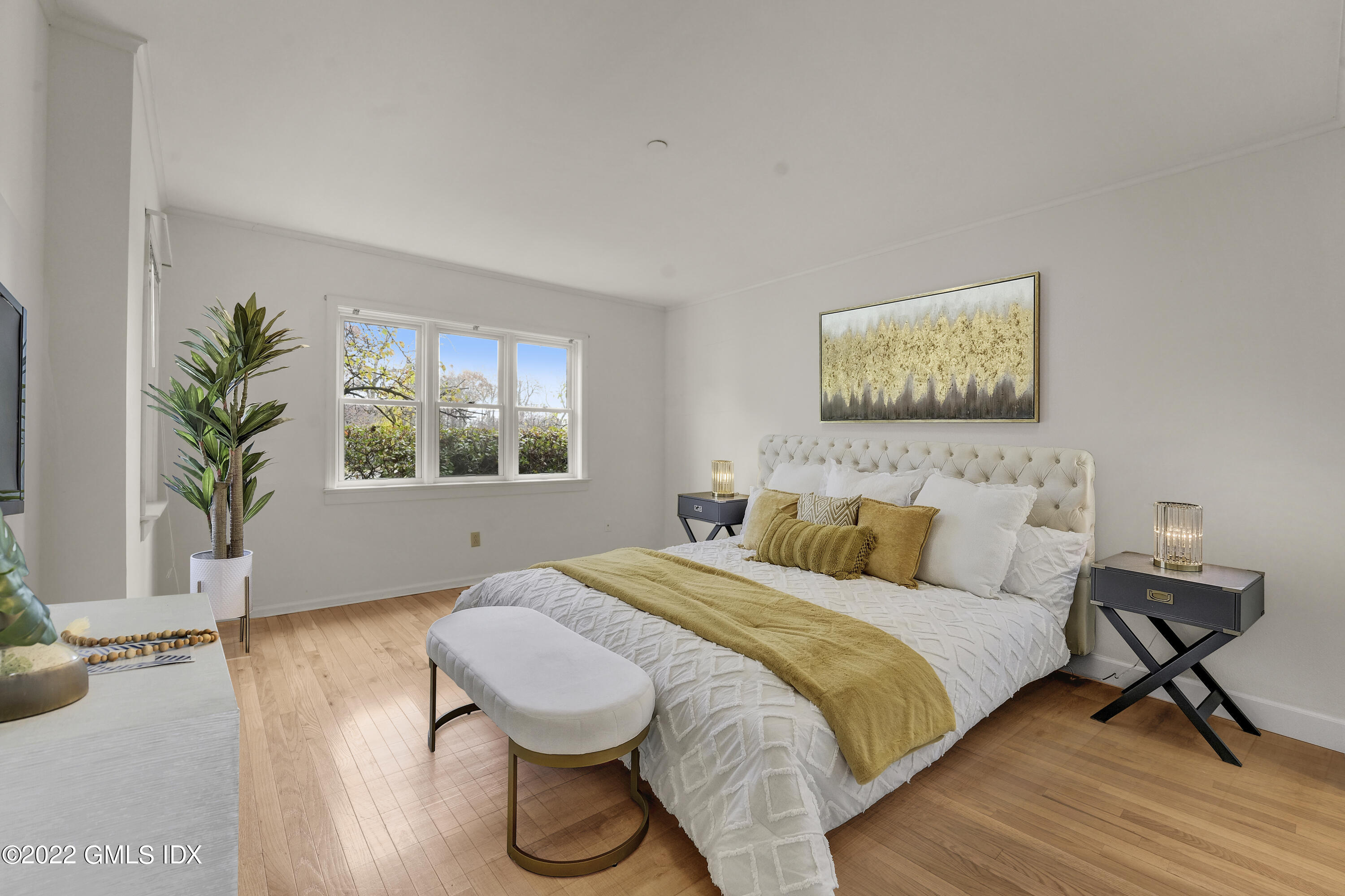 51 Forest Avenue, 28