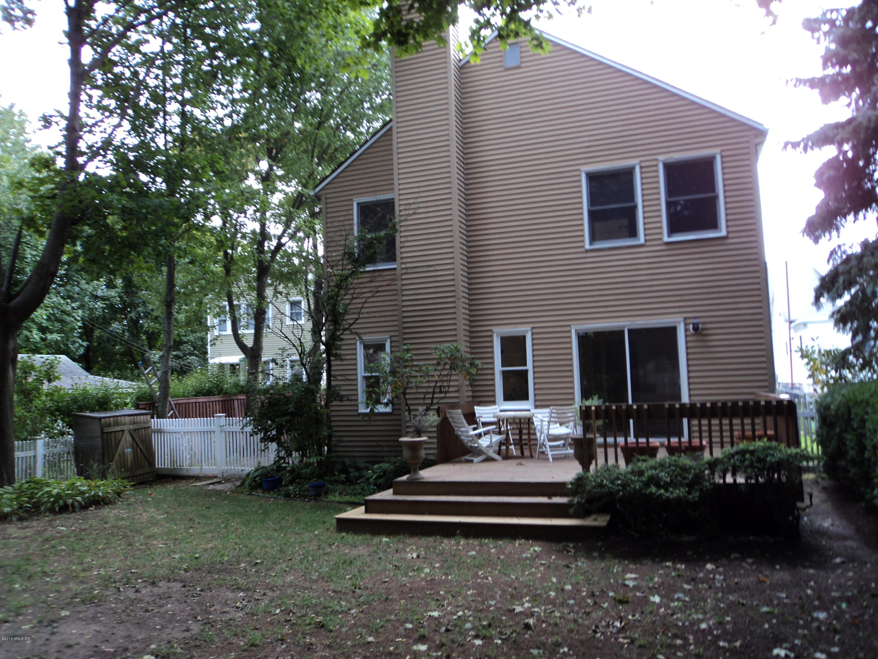 10 Fairfield Avenue, B