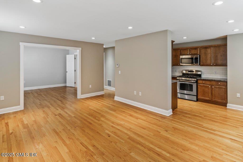 18 Charles Street, B