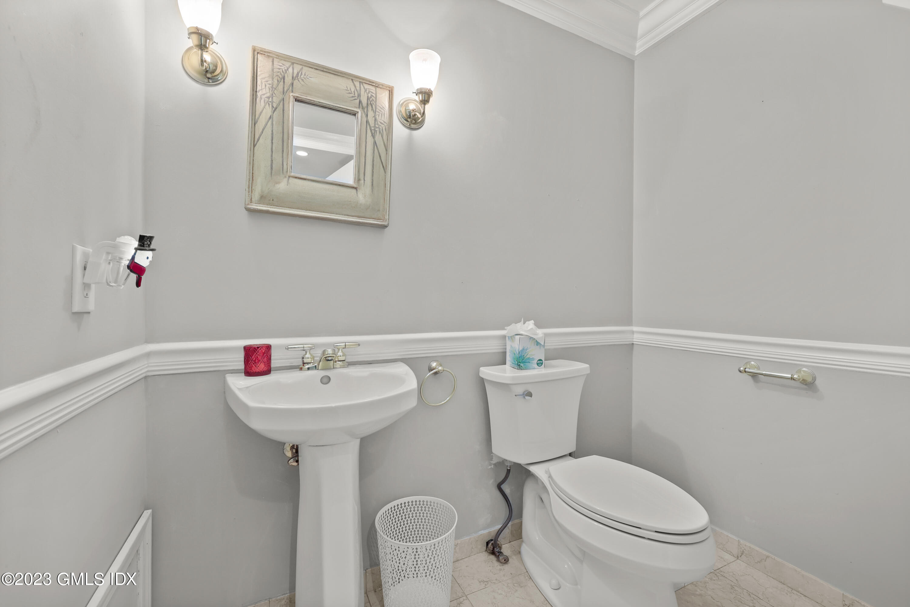 51 Forest Avenue, 94