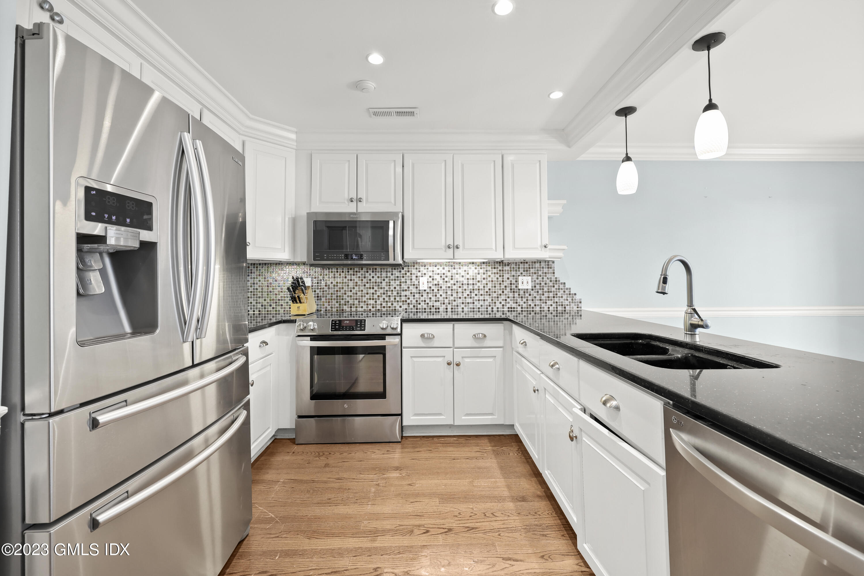 51 Forest Avenue, 94