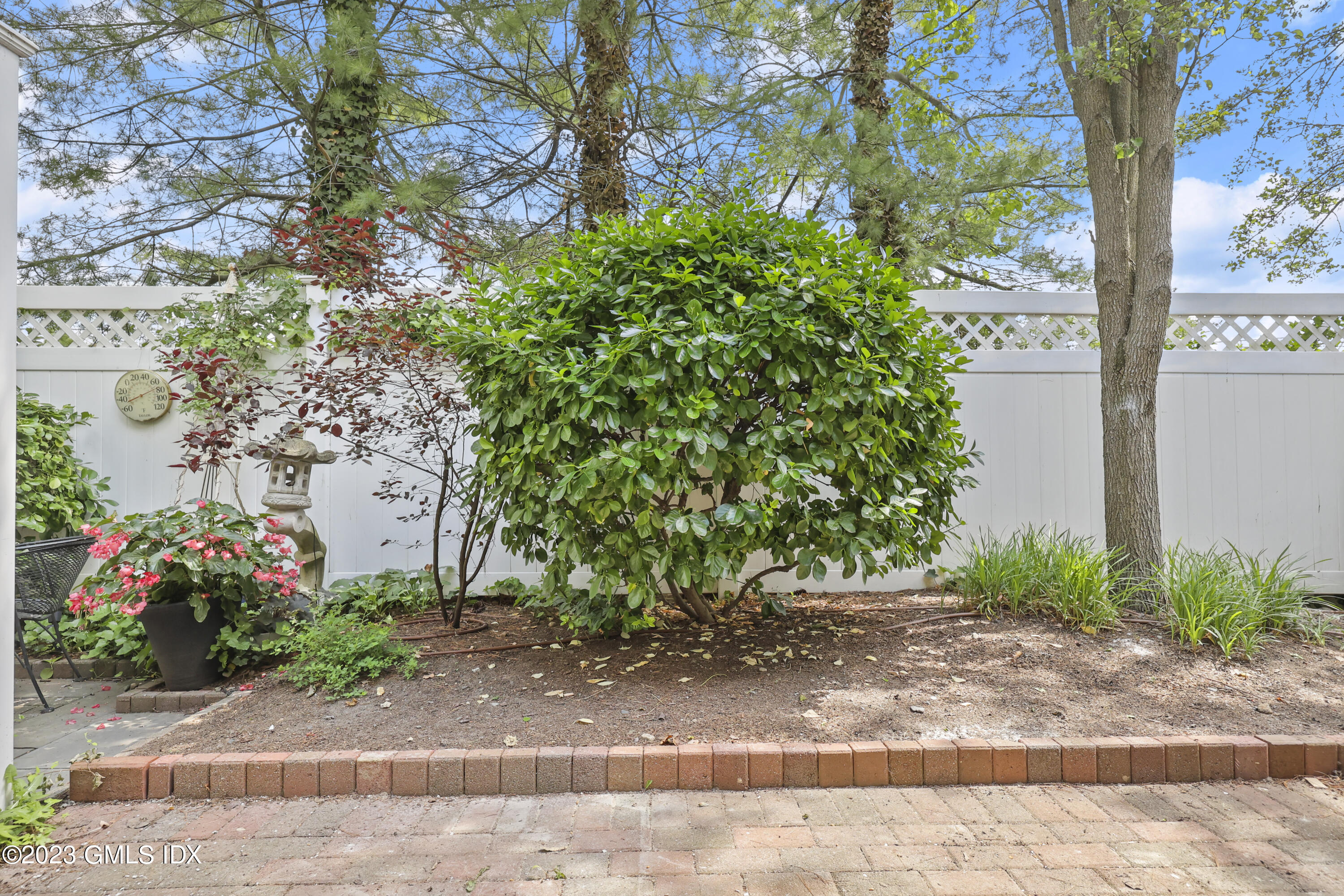 51 Forest Avenue, 94