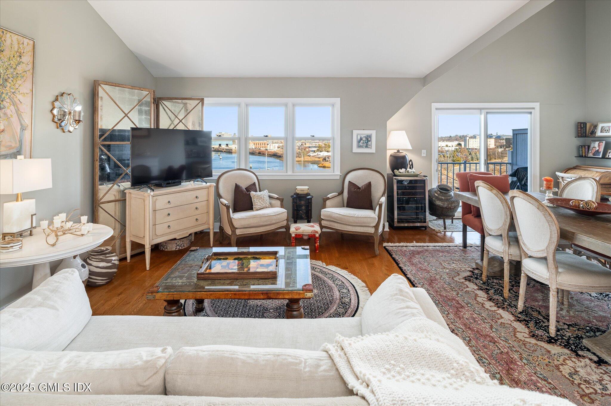 43 Harbor Drive, 509