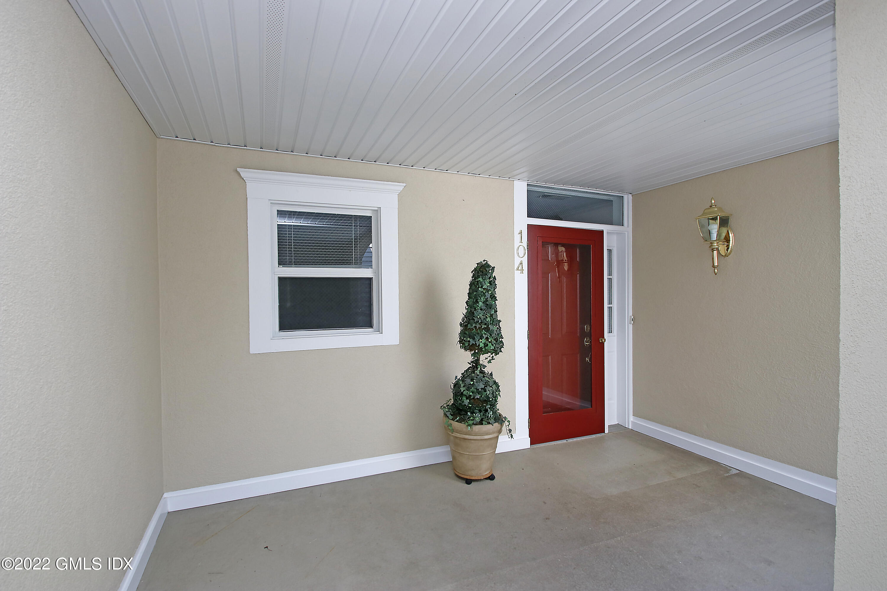 51 Forest Avenue, 104