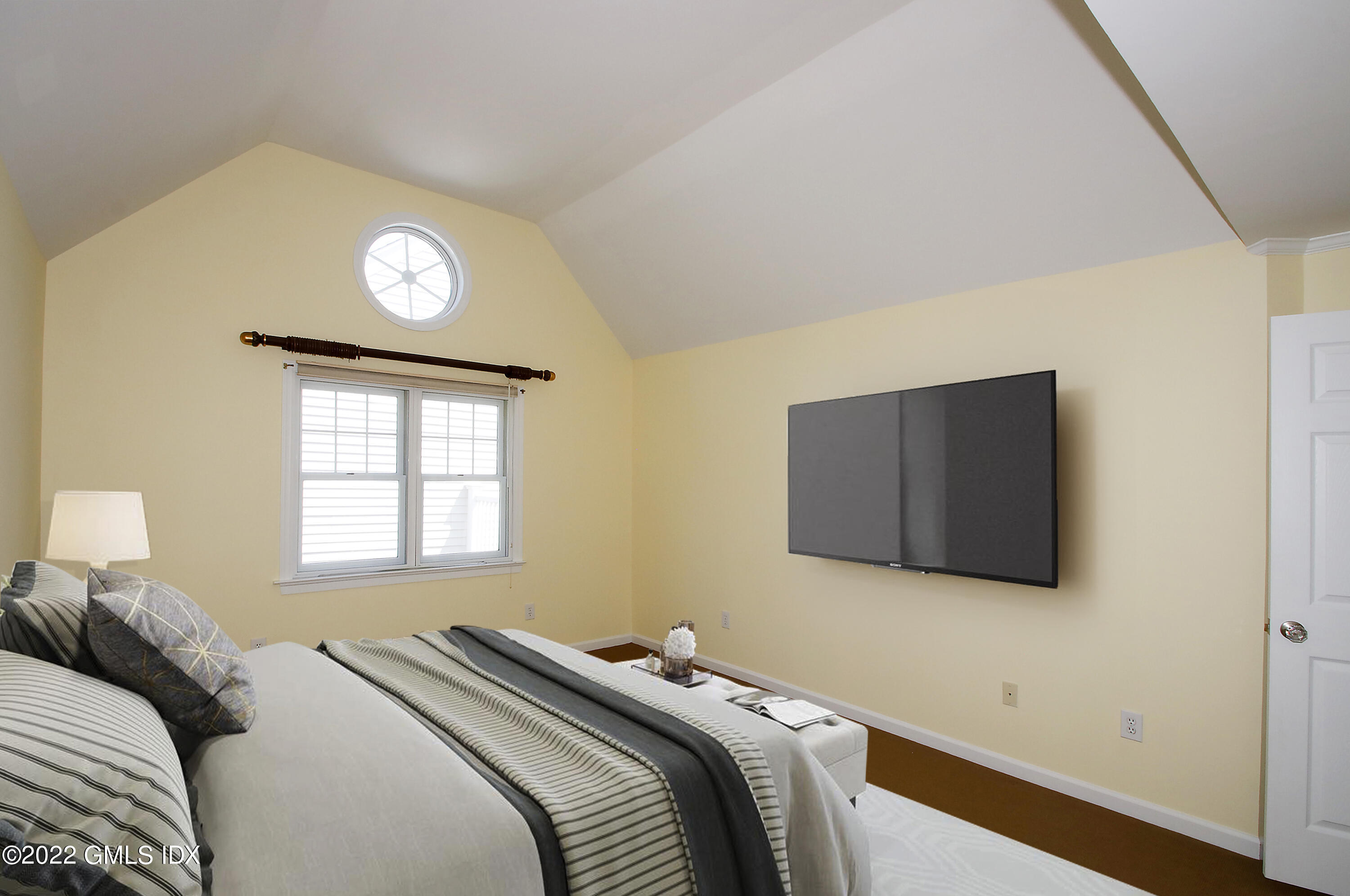 51 Forest Avenue, 104