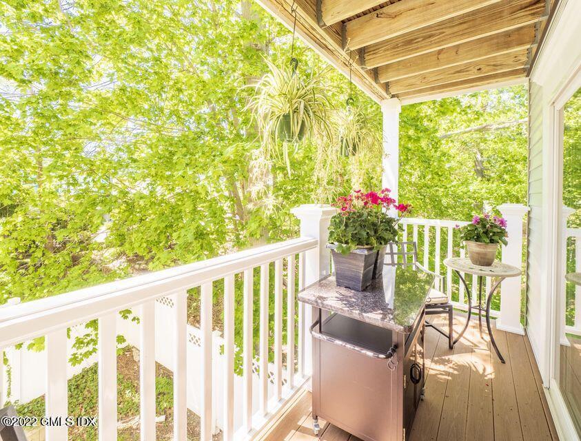 51 Forest Avenue, 104