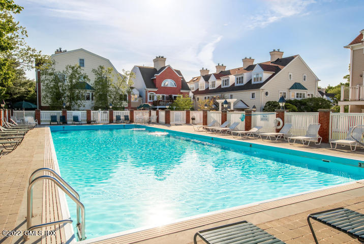 51 Forest Avenue, 104