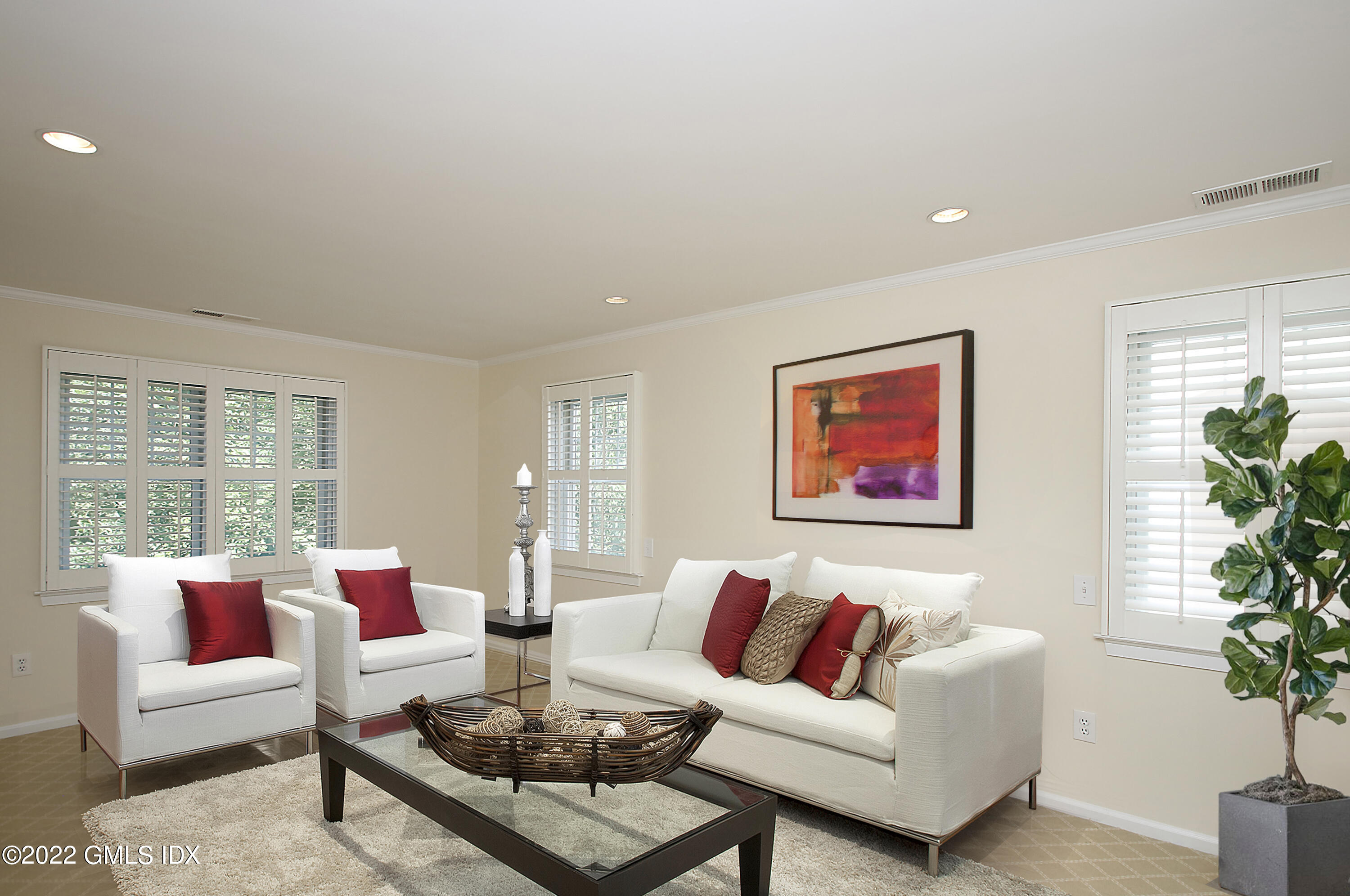 51 Forest Avenue, 104