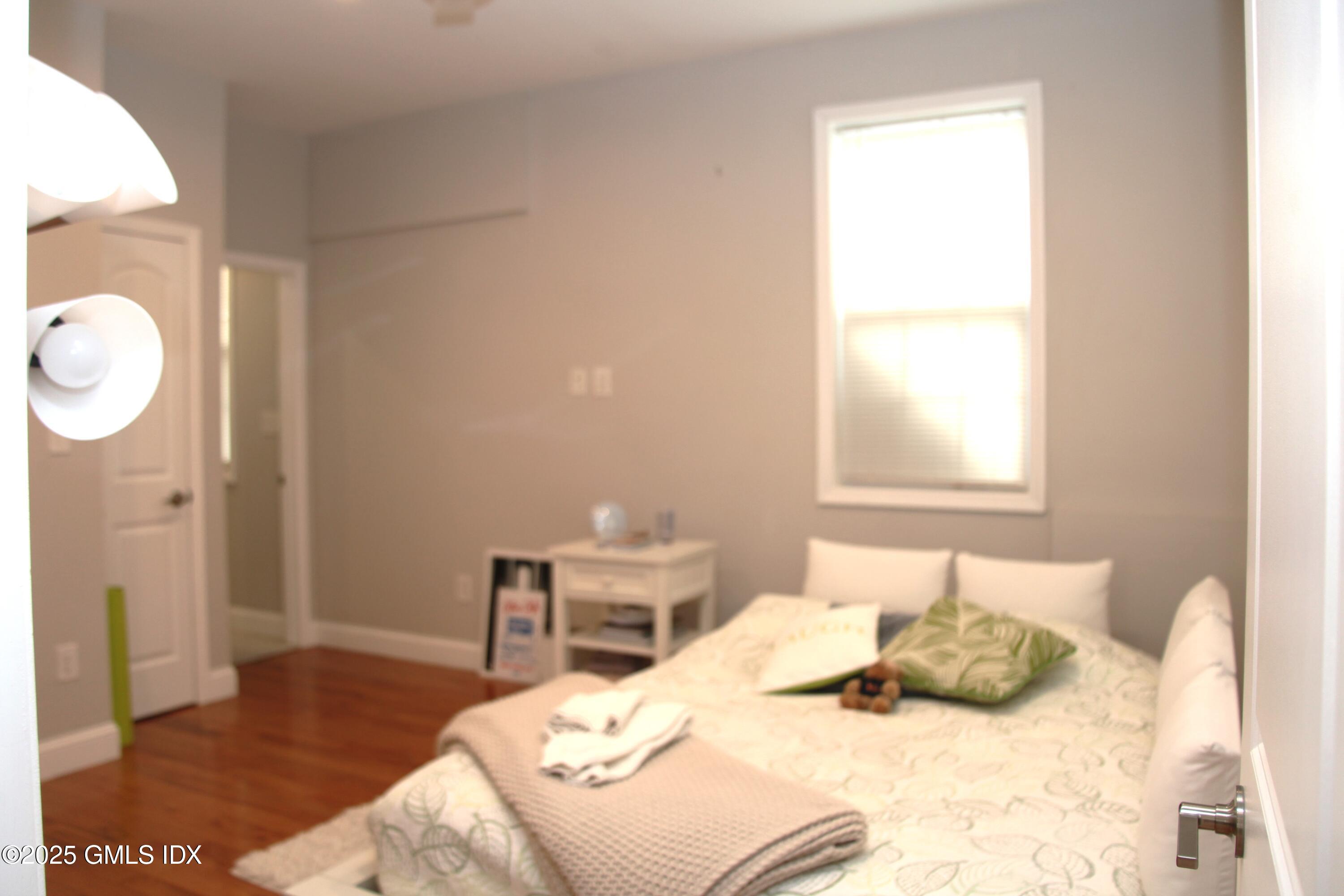 30 Glenville Street, 1