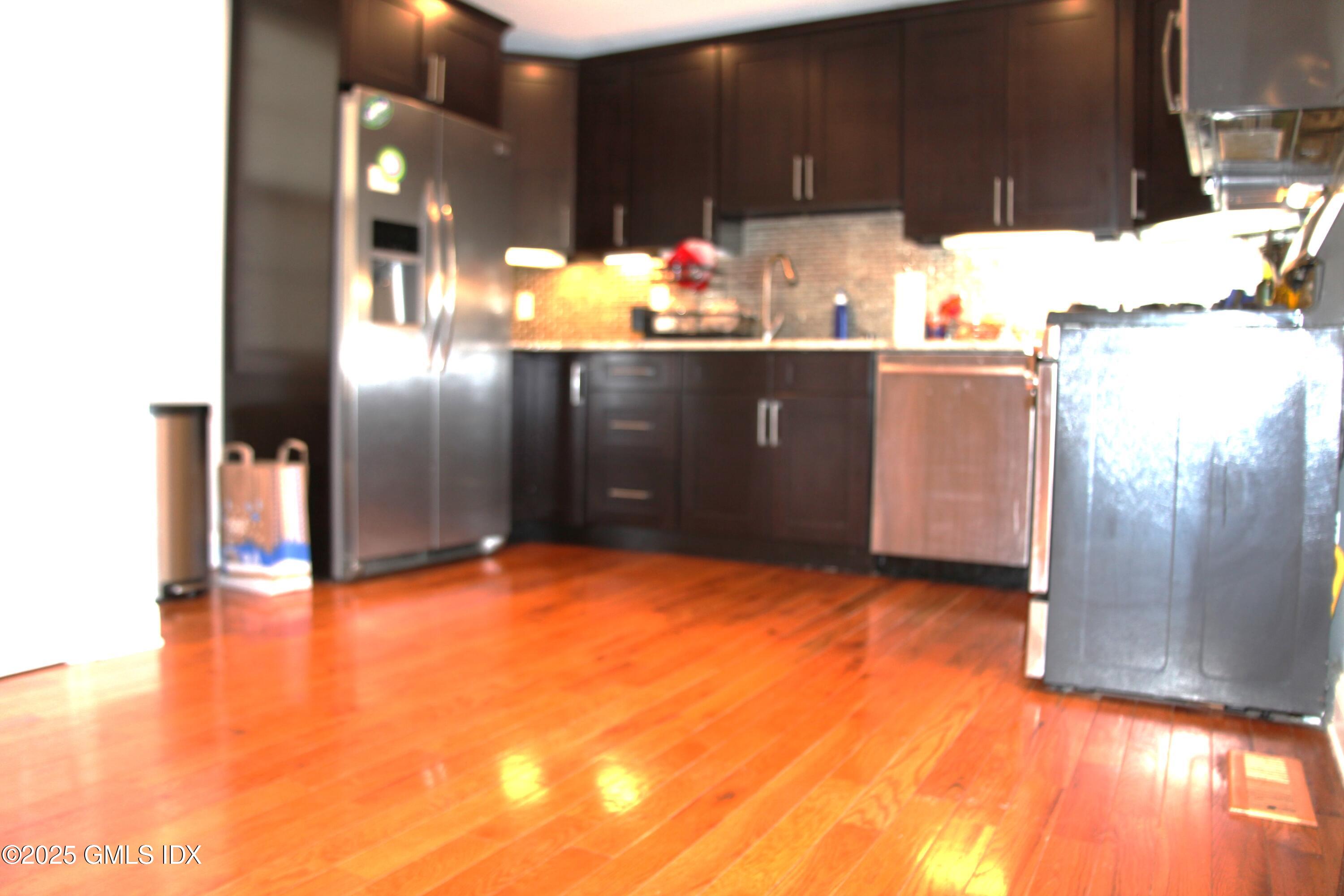 30 Glenville Street, 1